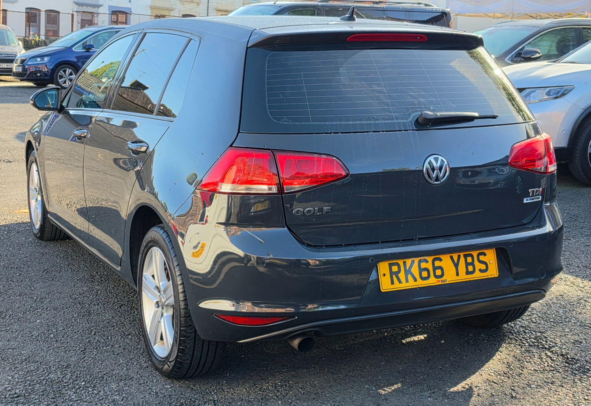 Volkswagen Golf - Image 5