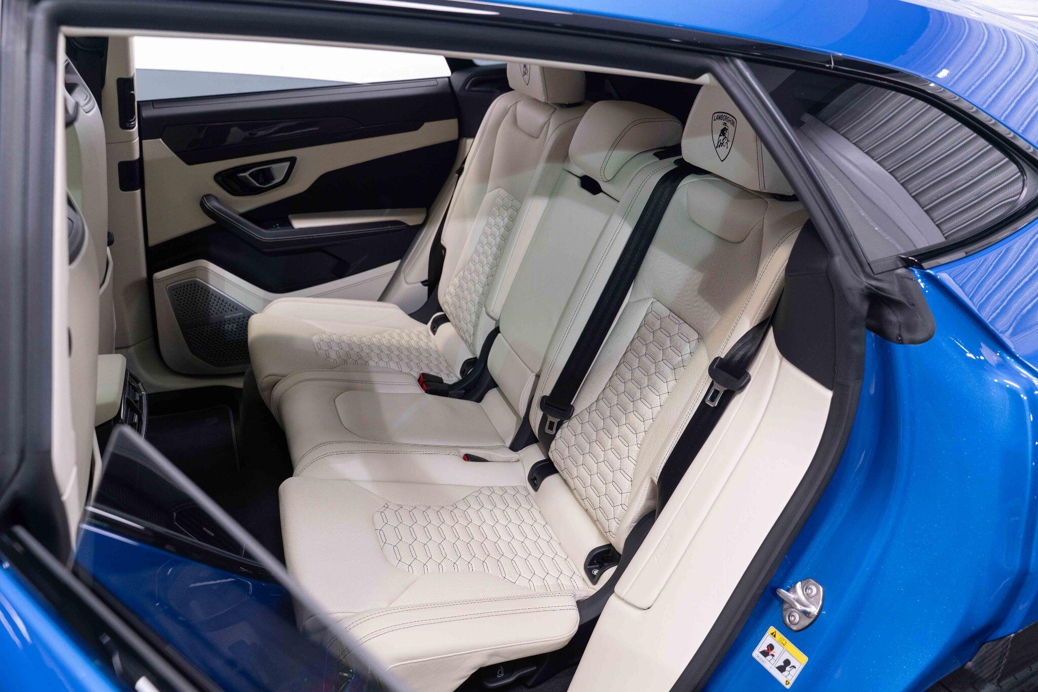 Lamborghini Urus - Image 27