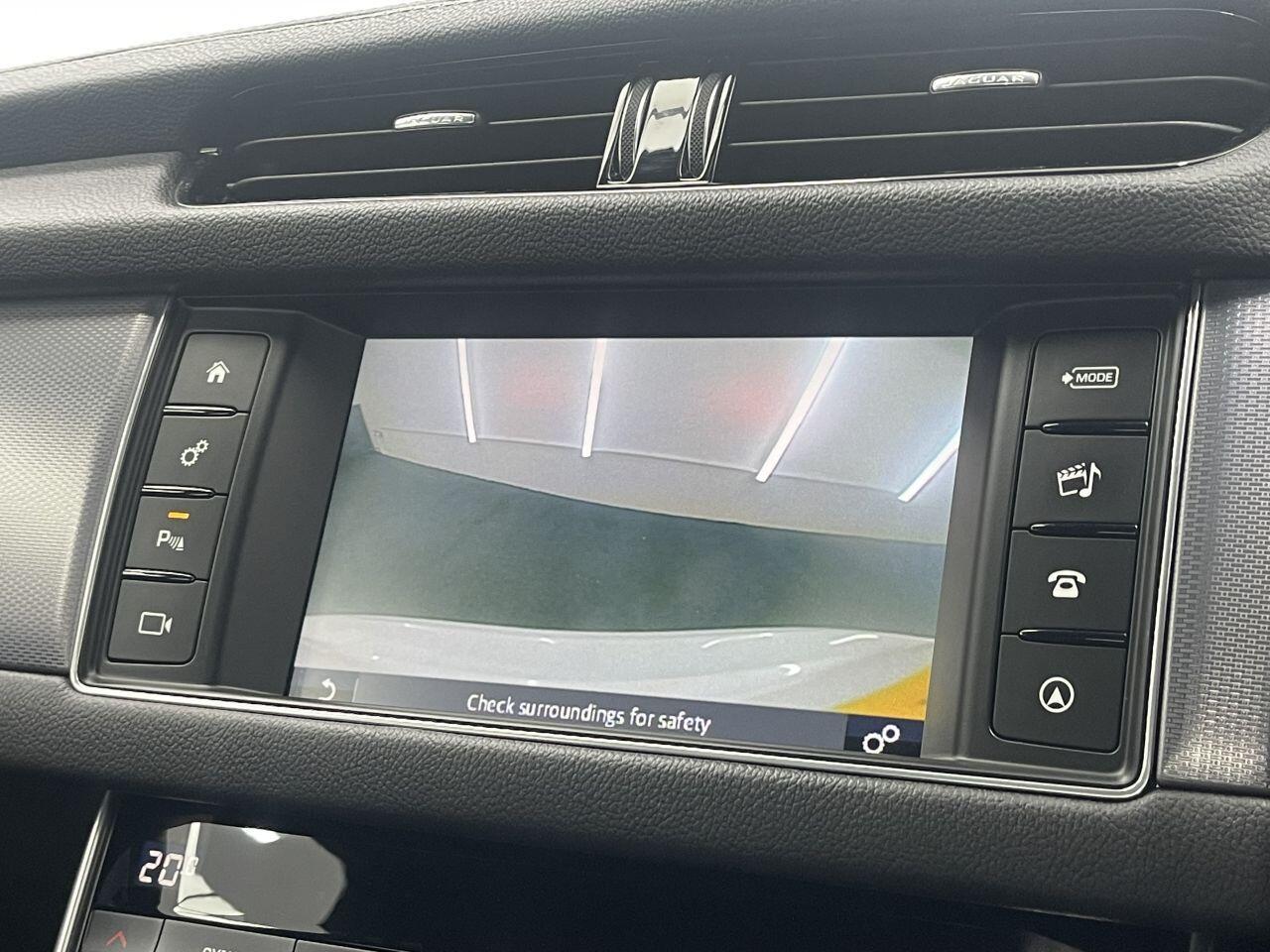 Jaguar XF - Image 33