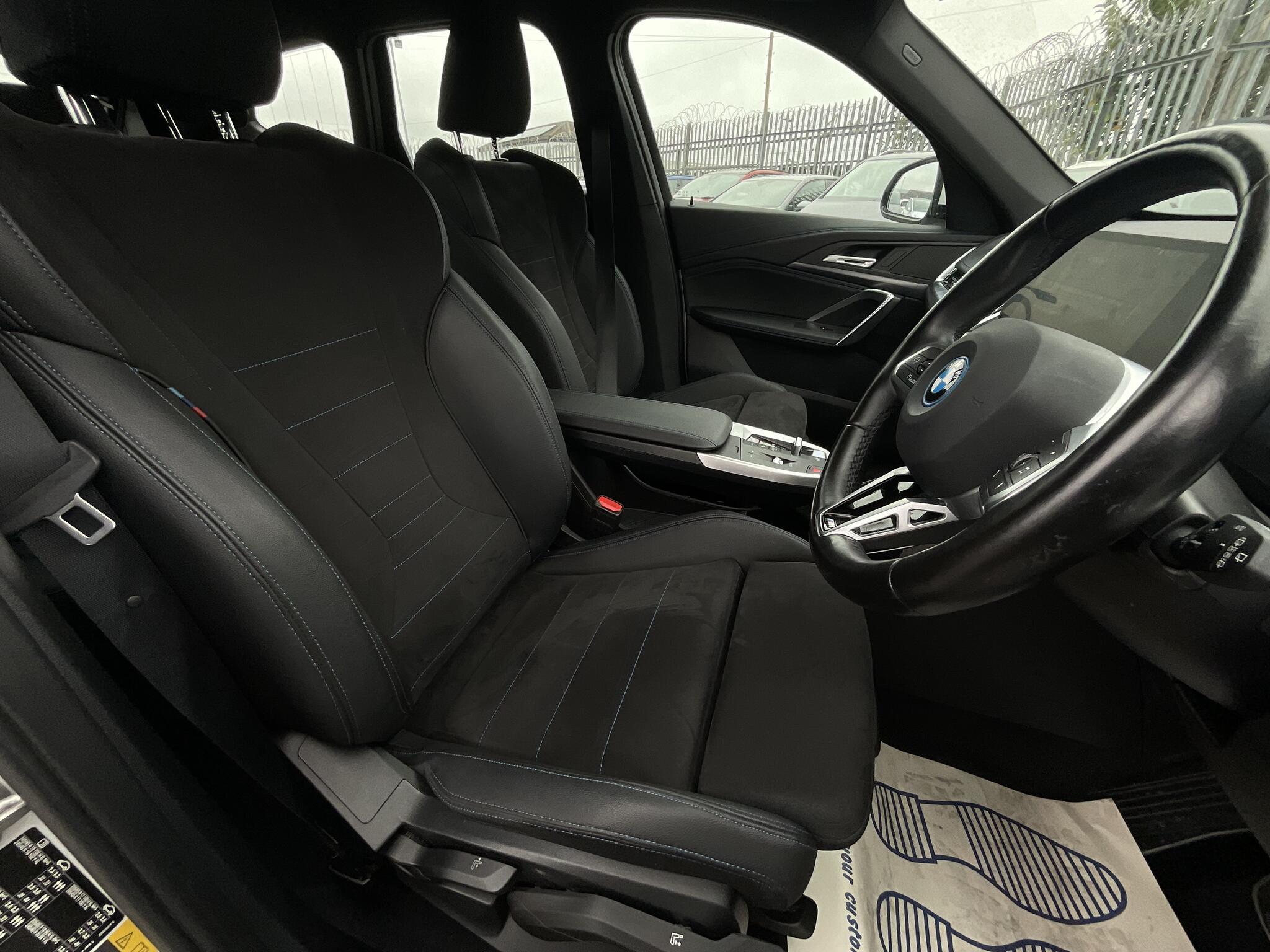 BMW iX1 - Image 8