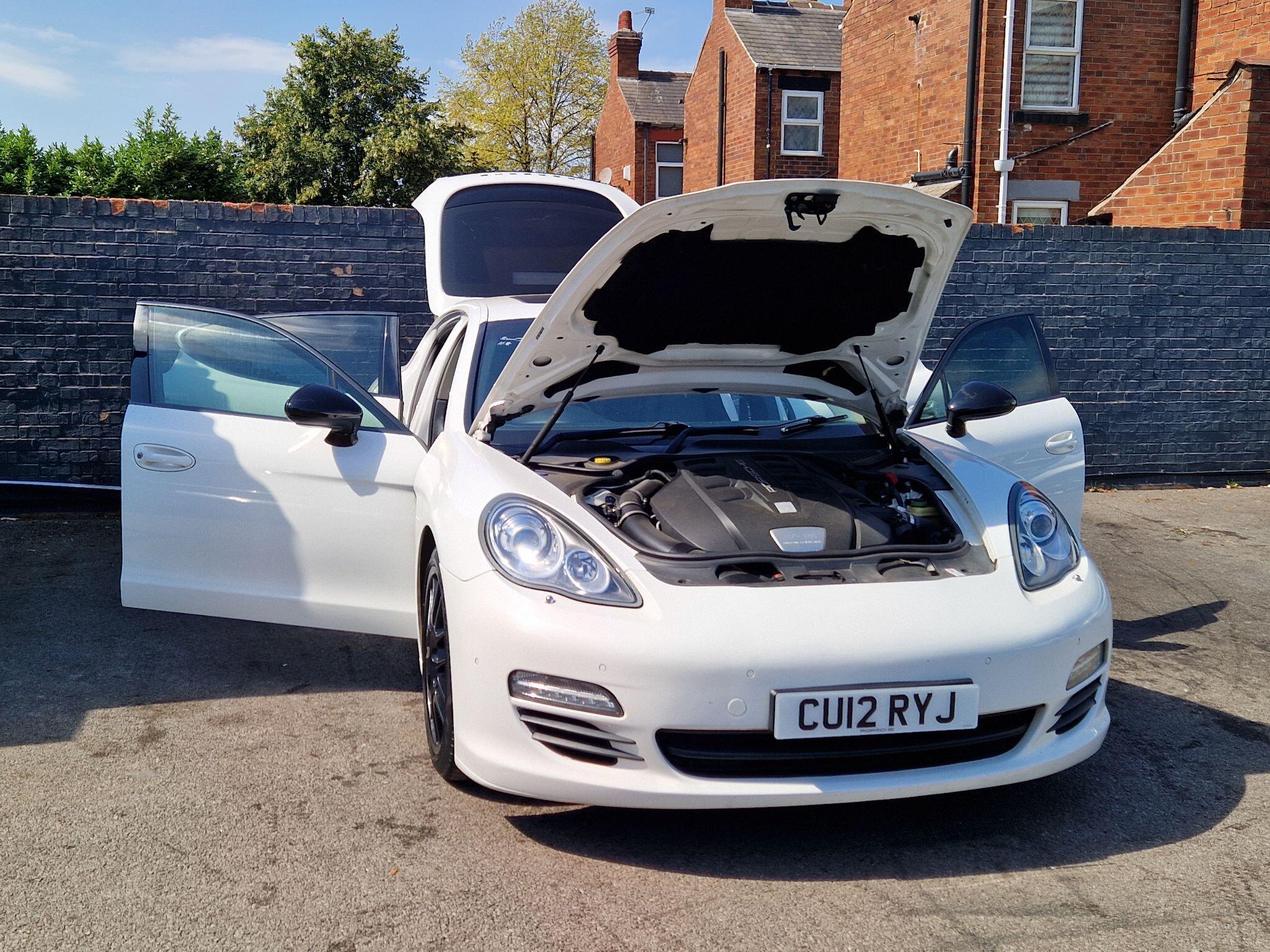 Porsche Panamera - Image 12