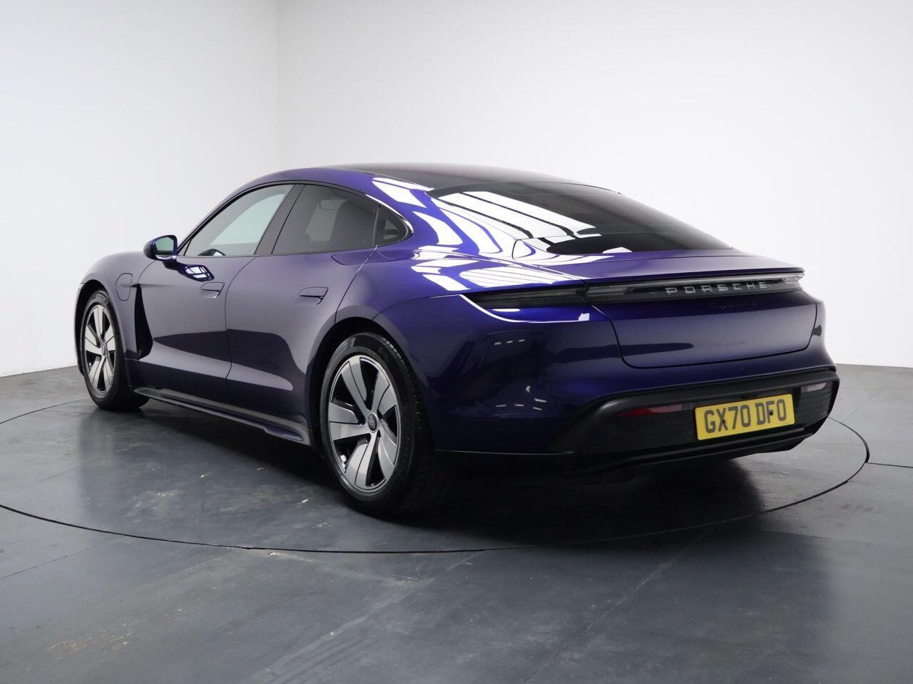 Porsche Taycan - Image 9