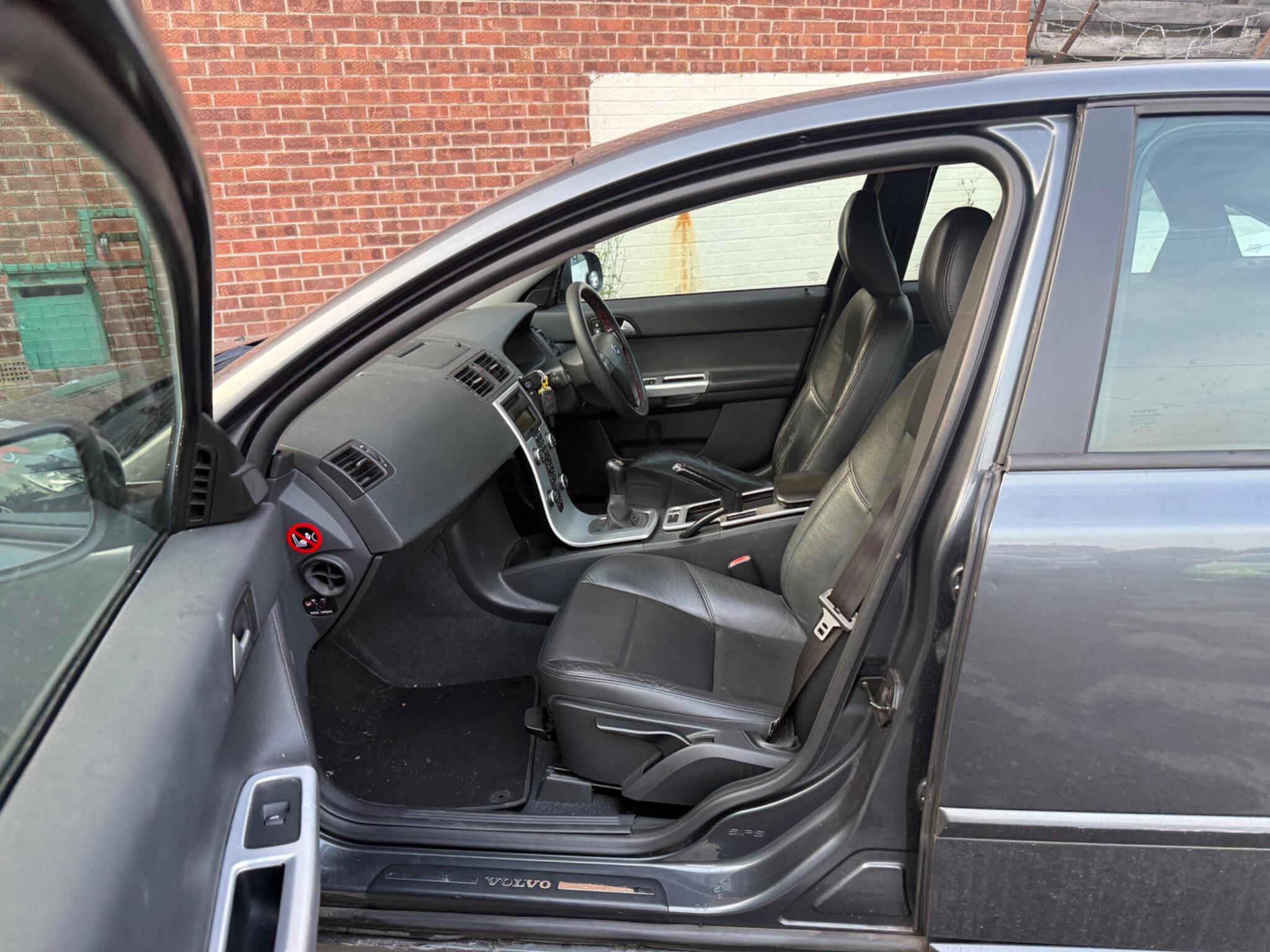 Volvo S40 - Image 18