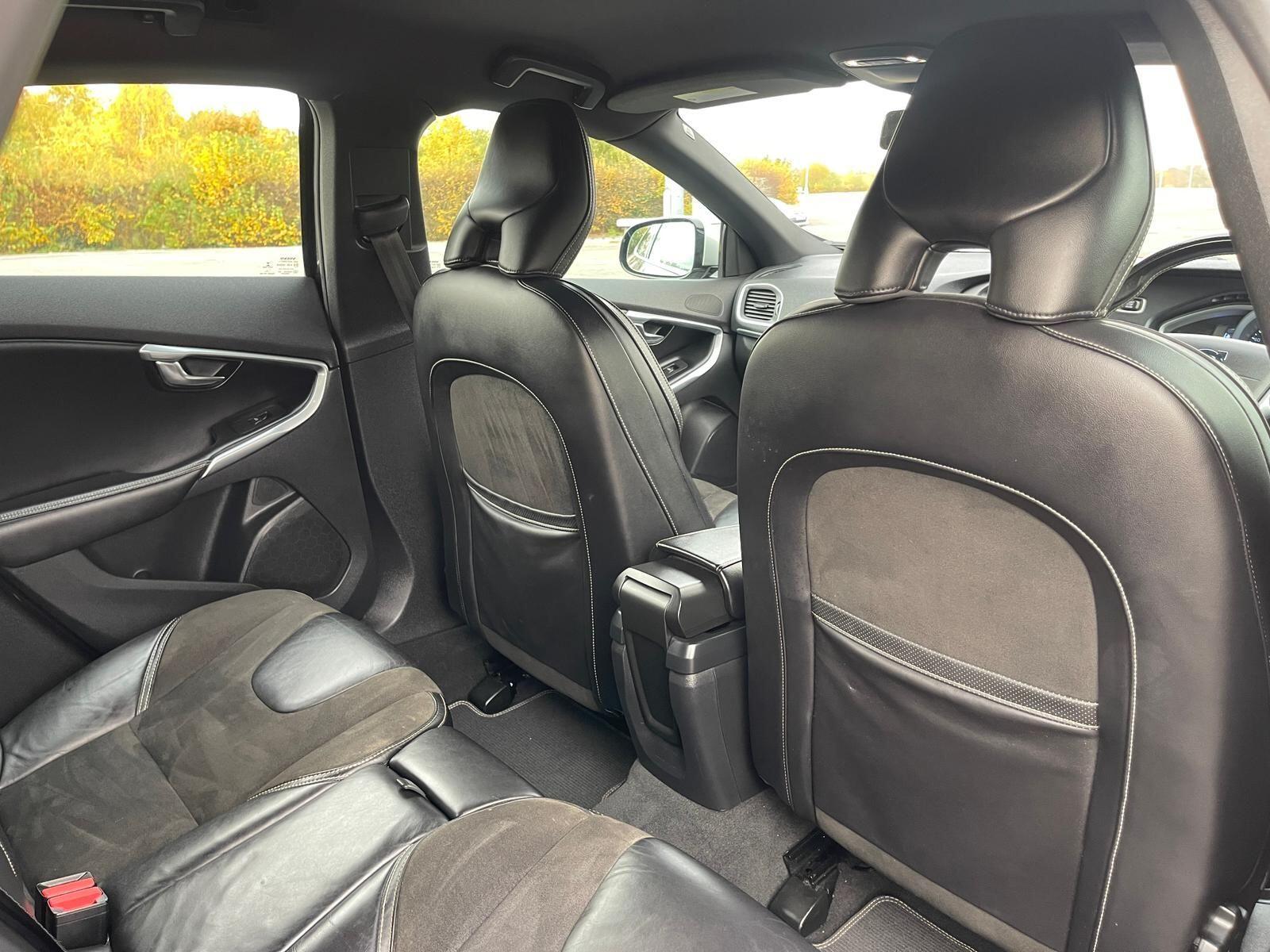 Volvo V40 - Image 27