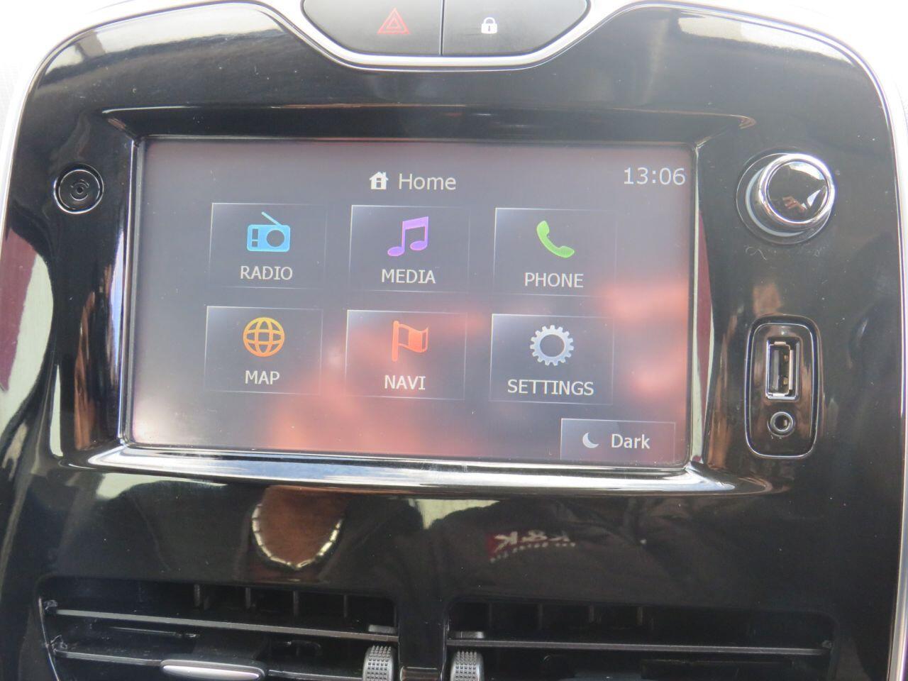 Renault Clio - Image 16