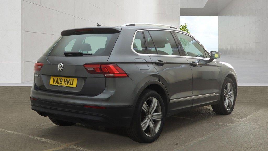 Volkswagen Tiguan - Image 4