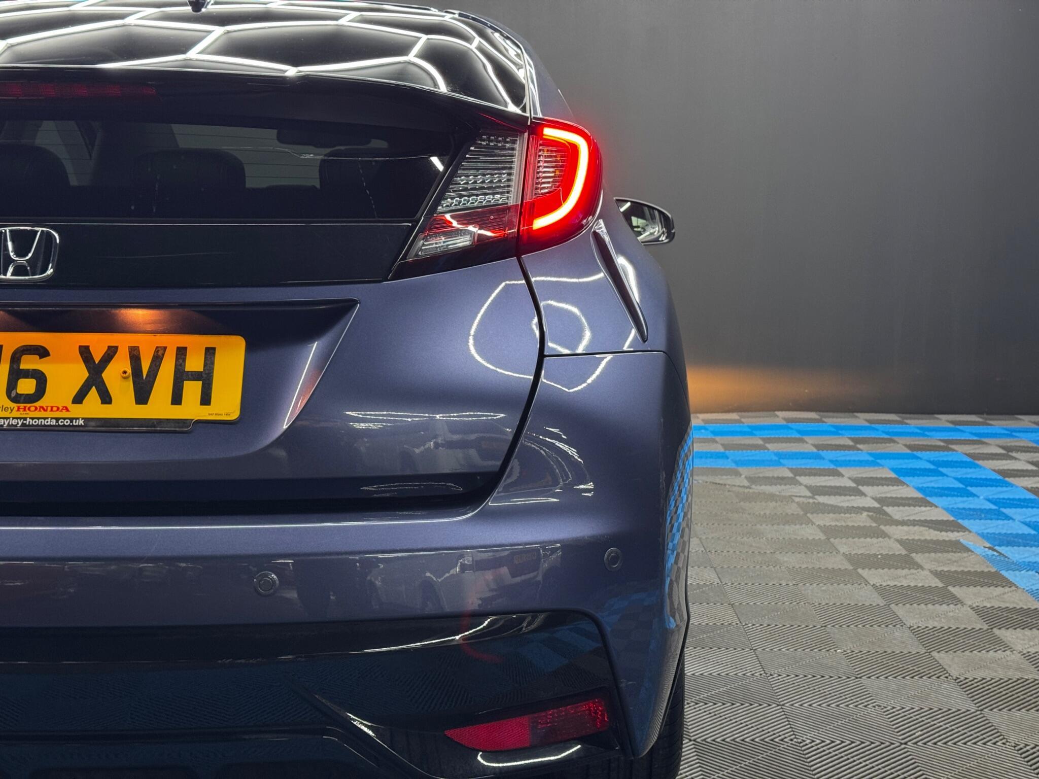 Honda Civic - Image 40