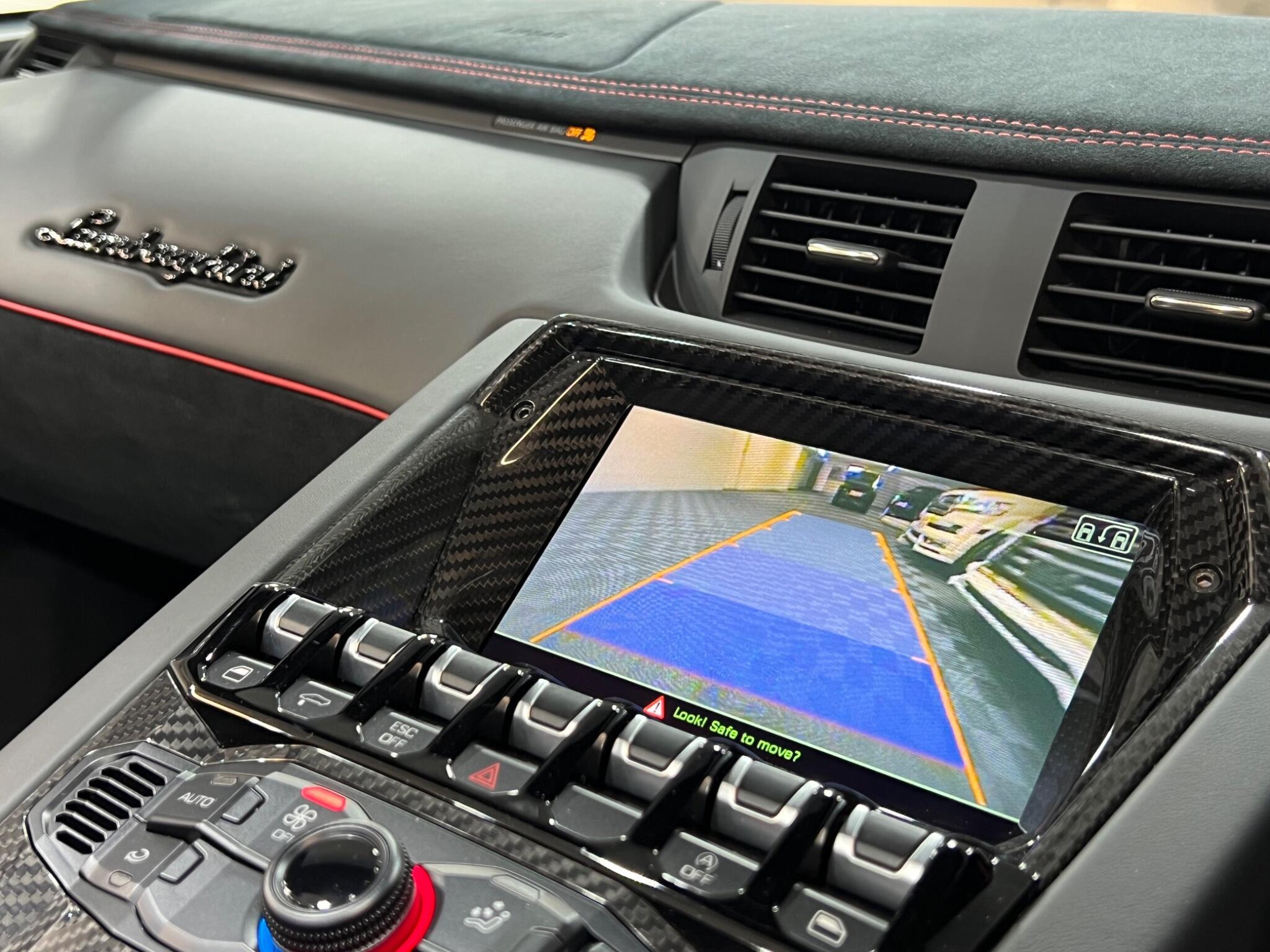 Lamborghini Aventador - Image 13
