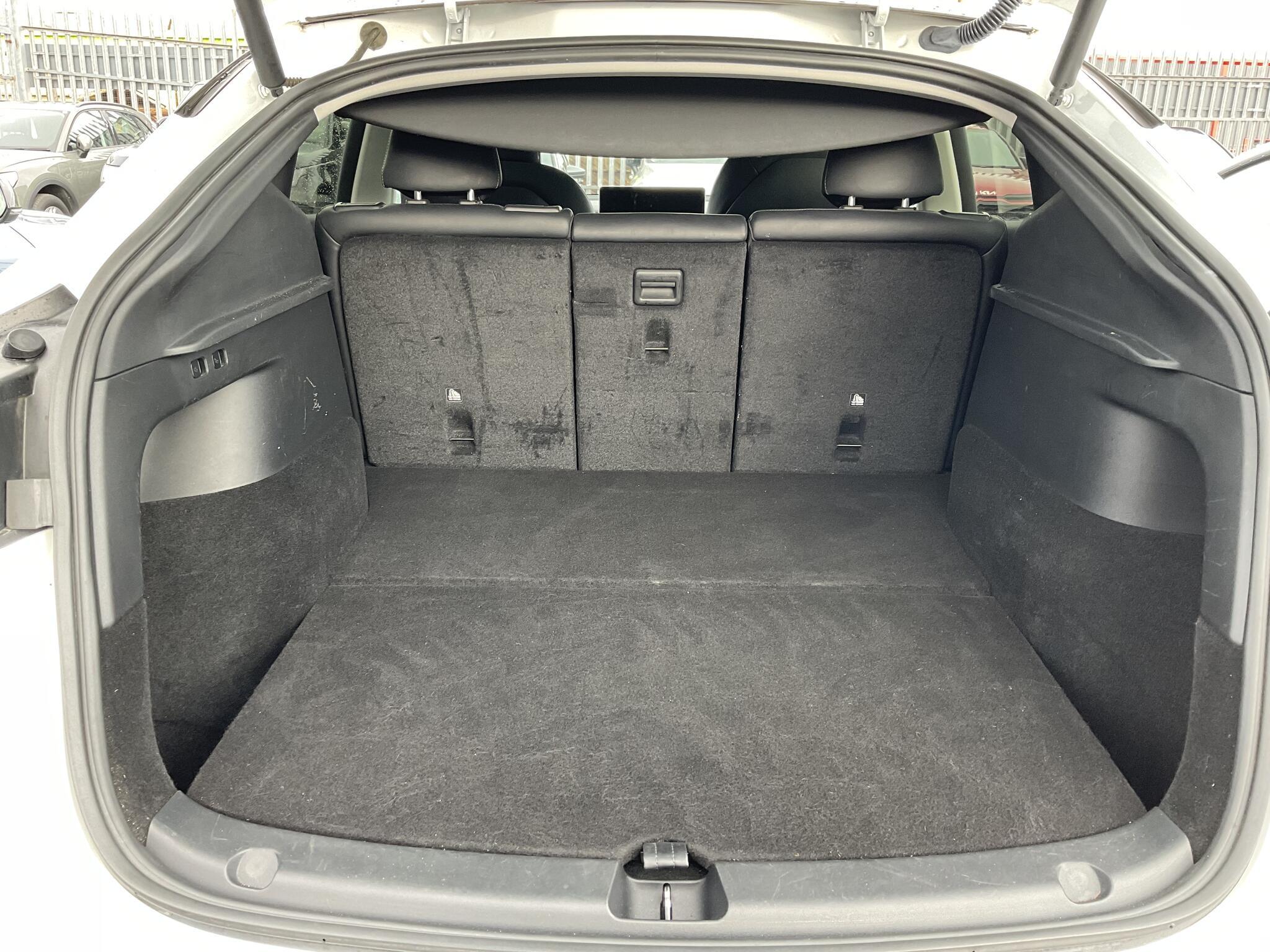 Tesla Model Y - Image 17