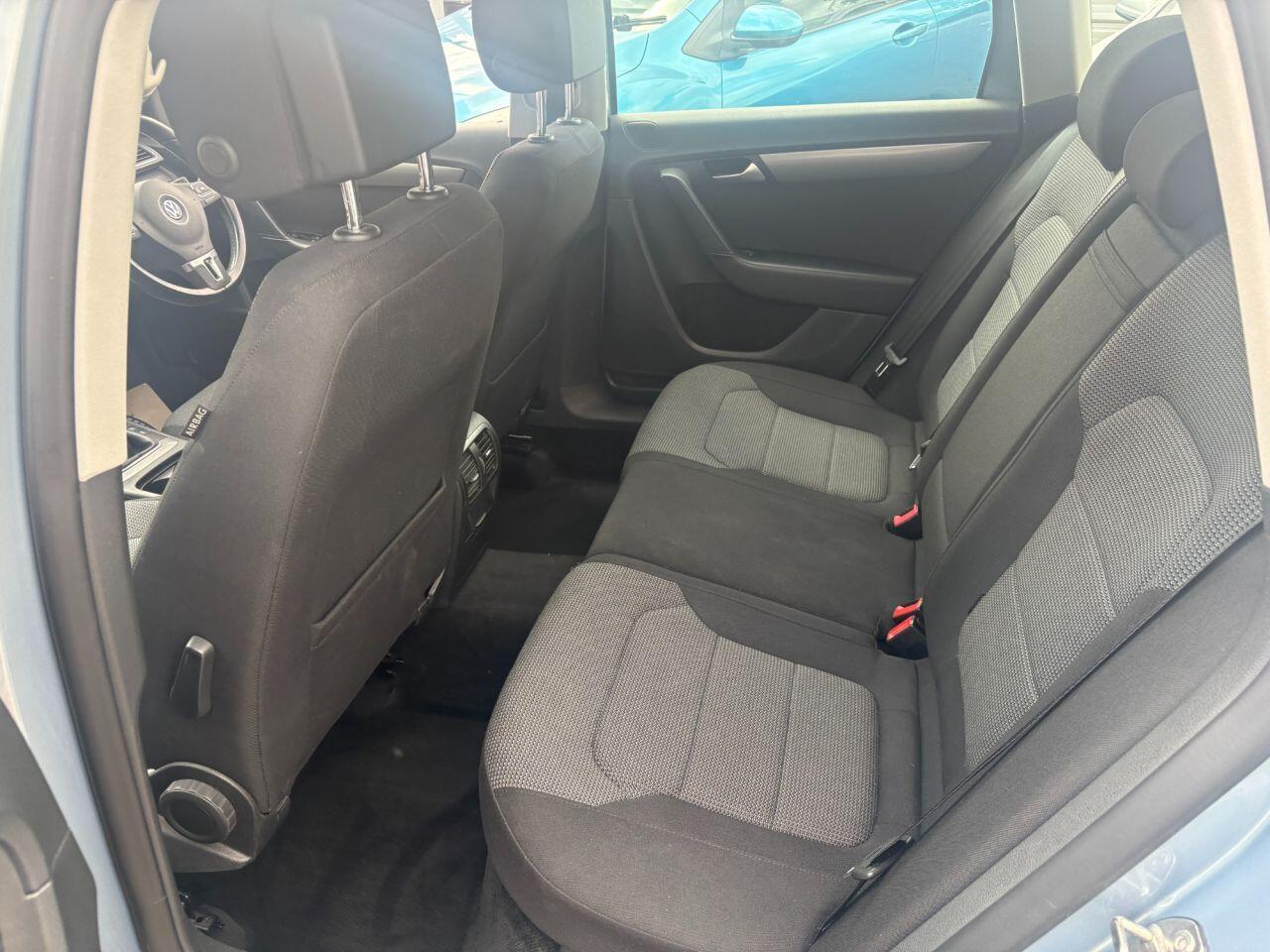 Volkswagen Passat - Image 19