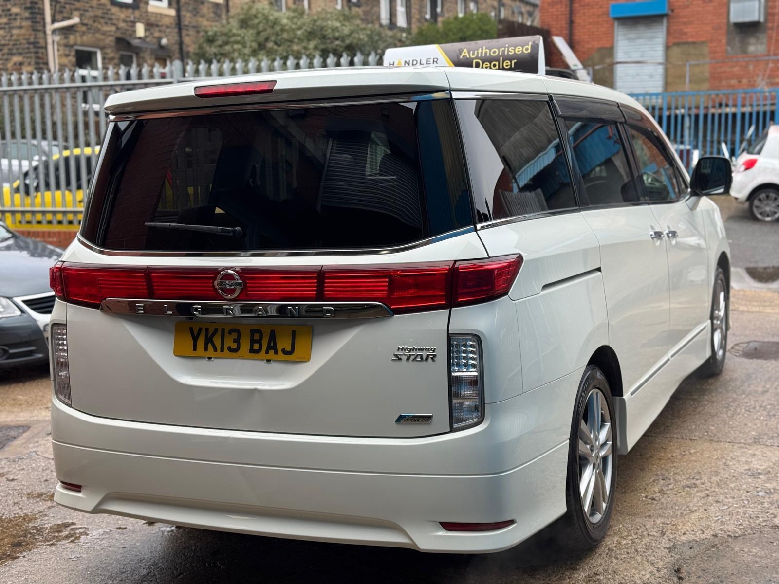 Nissan Elgrand - Image 7