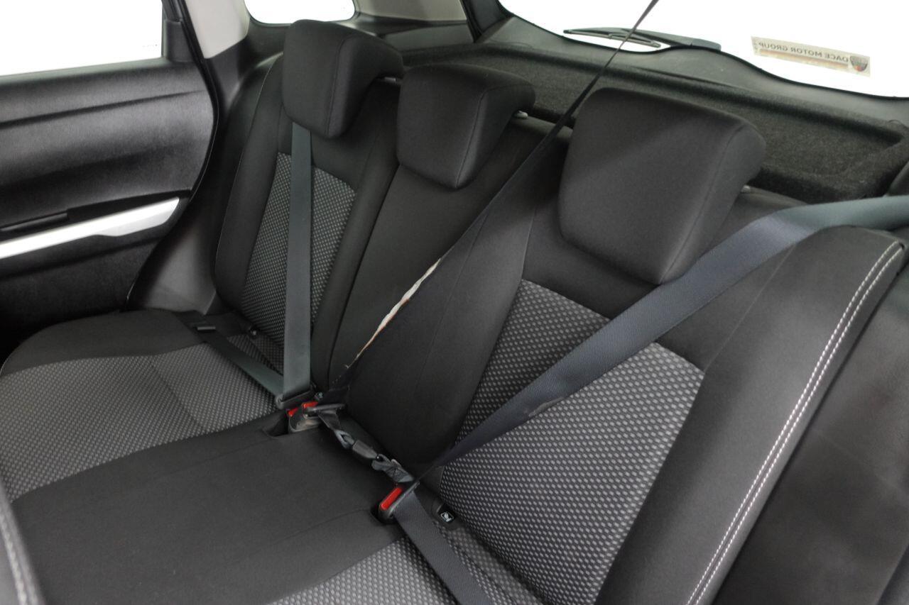 Suzuki Vitara - Image 18