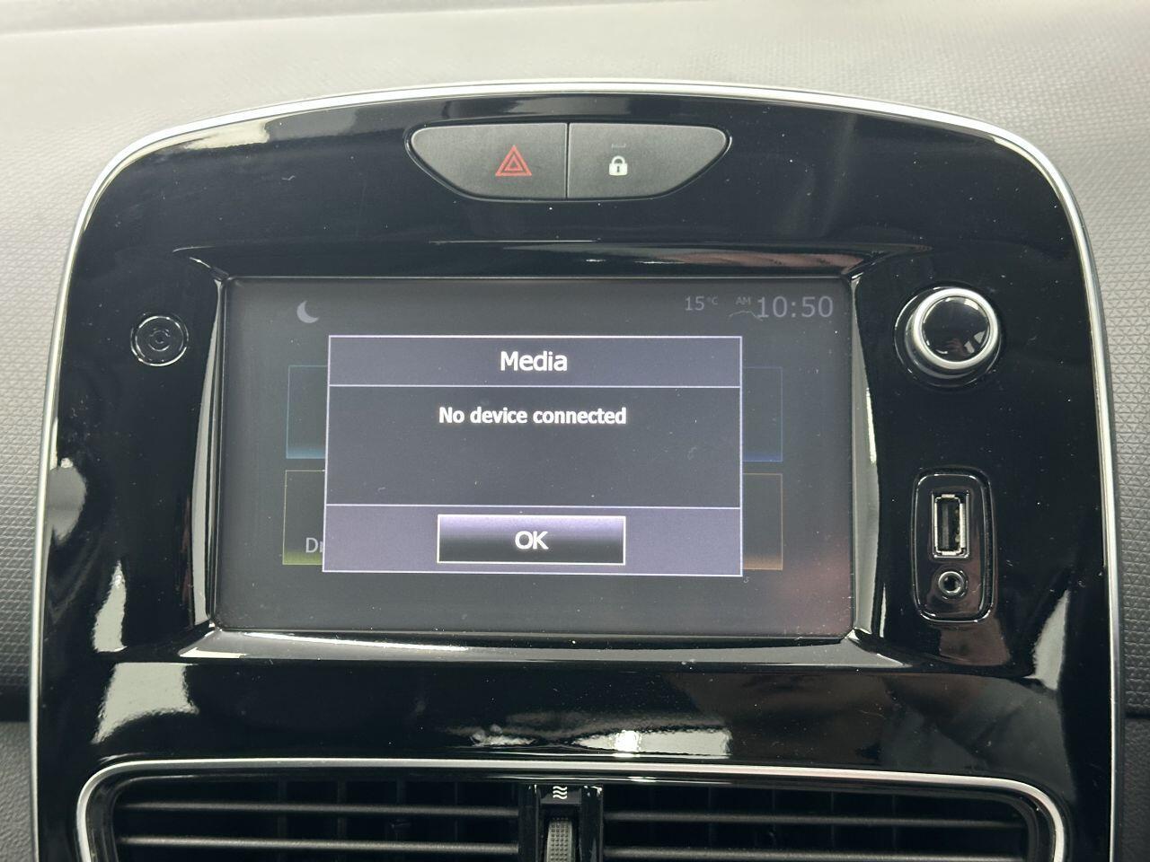 Renault Clio - Image 27