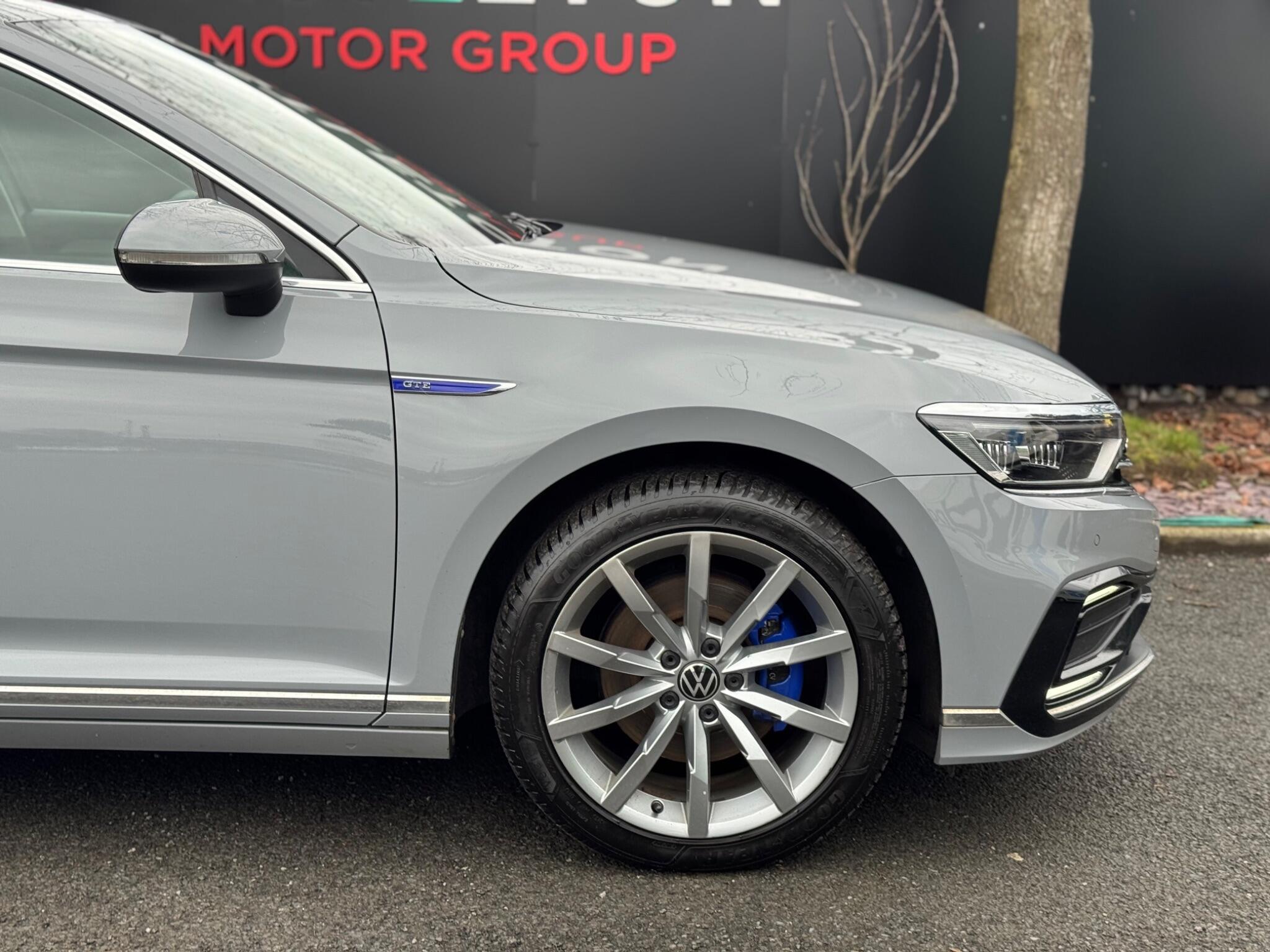 Volkswagen Passat - Image 18