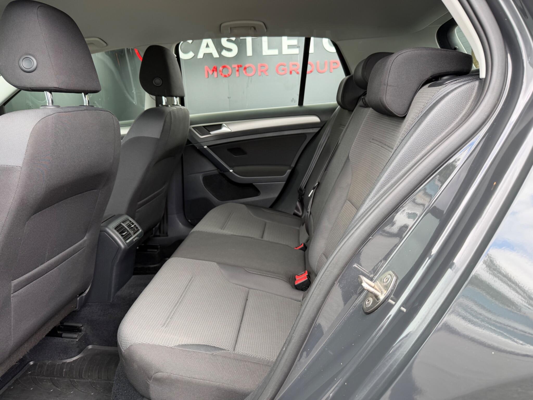 Volkswagen Golf - Image 13