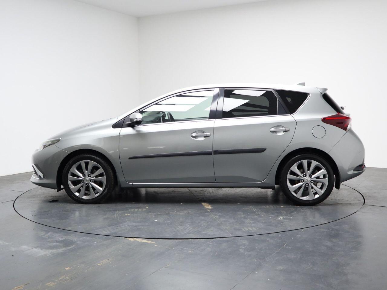 Toyota Auris - Image 8