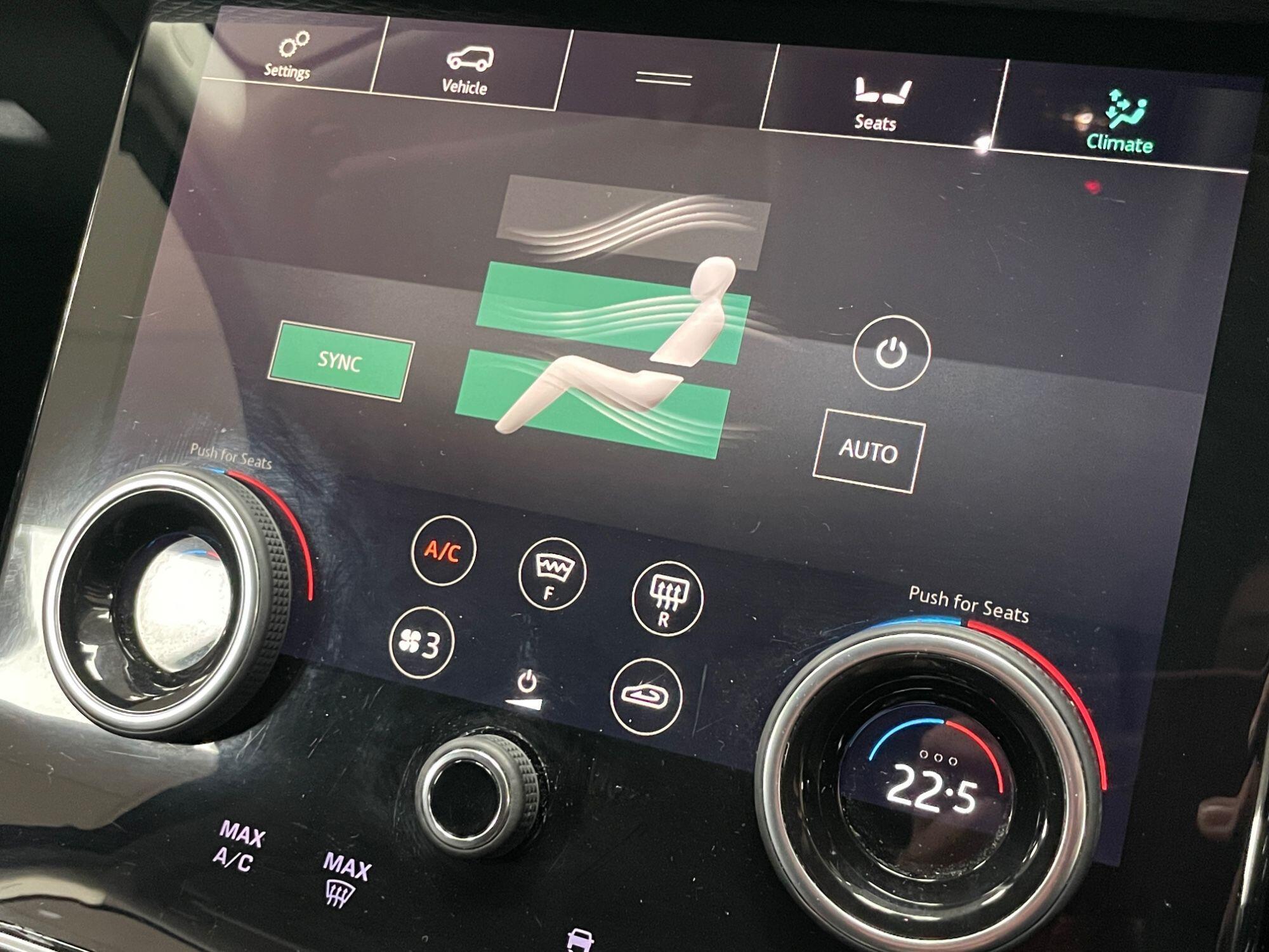 Land Rover Range Rover Velar - Image 44