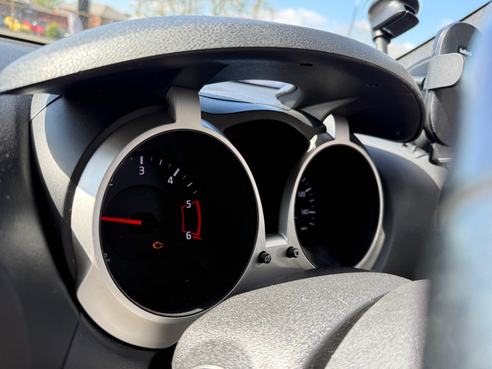 Nissan Juke - Image 14