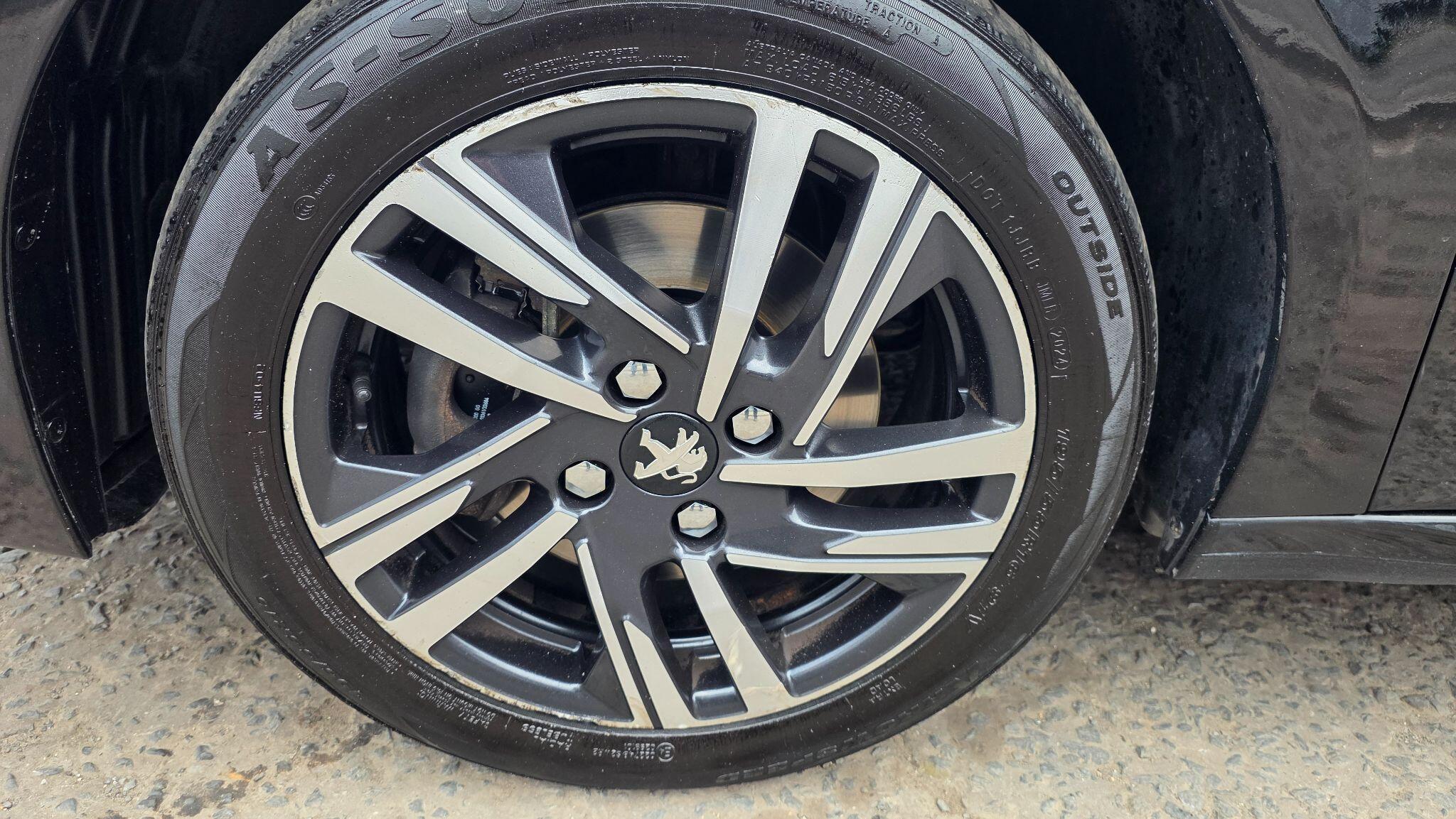 Peugeot 208 - Image 48