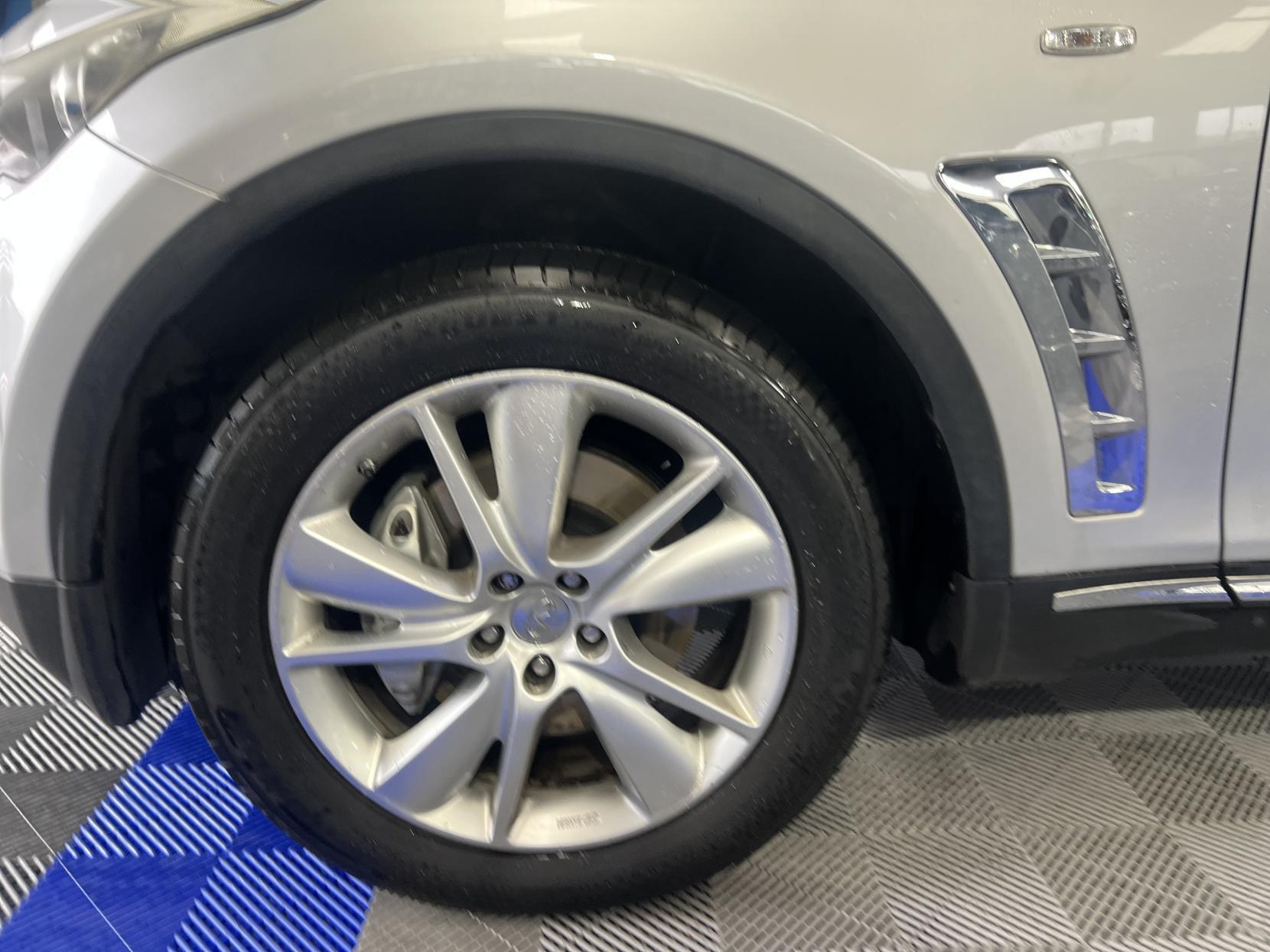 Infiniti FX - Image 11