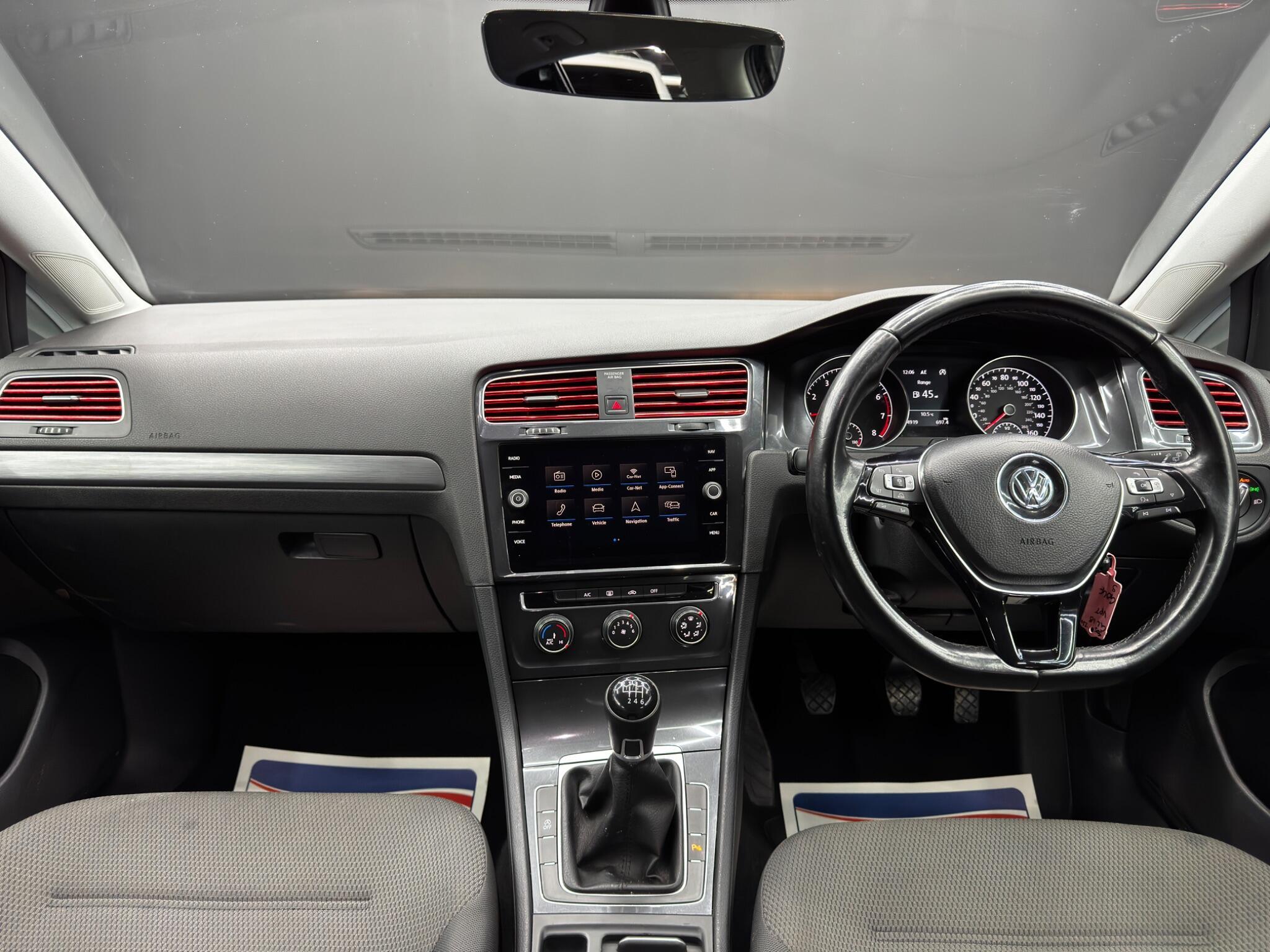 Volkswagen Golf - Image 10