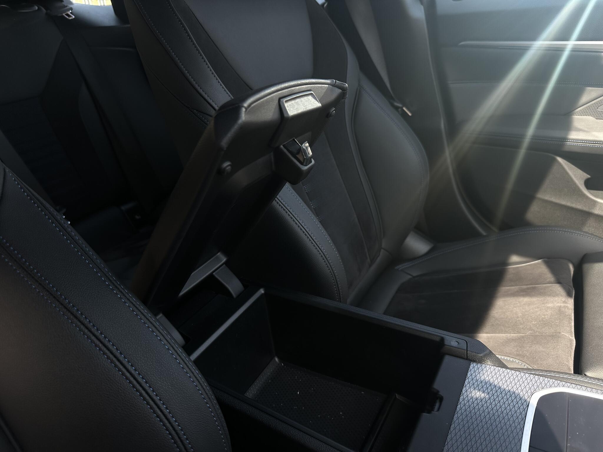 BMW I4 - Image 13