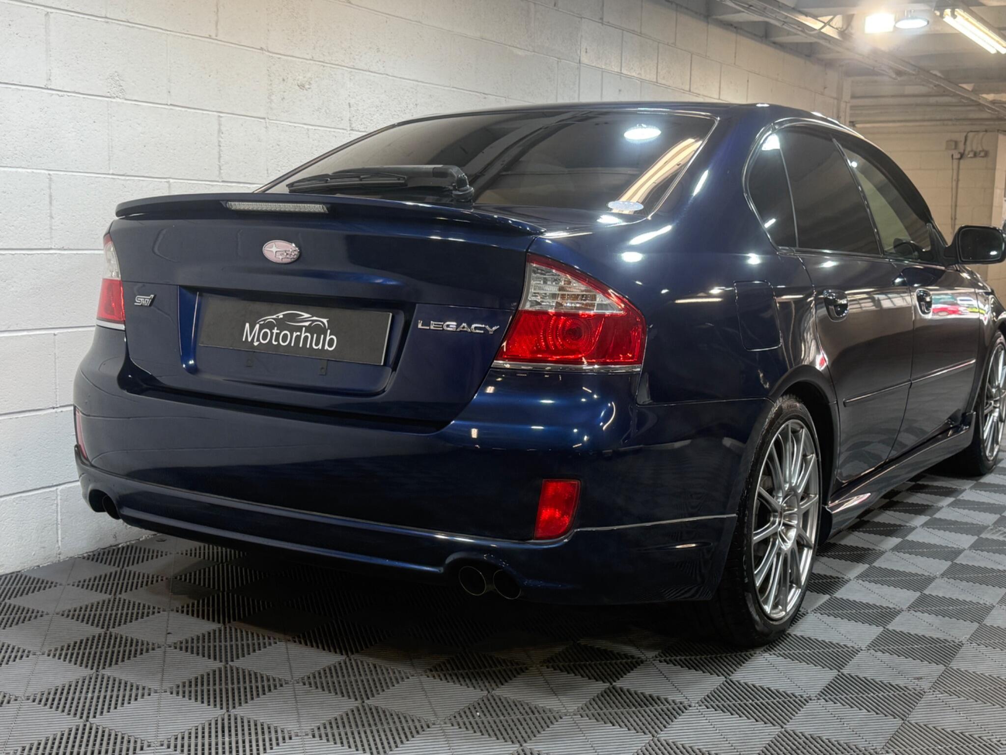 Subaru Legacy - Image 15