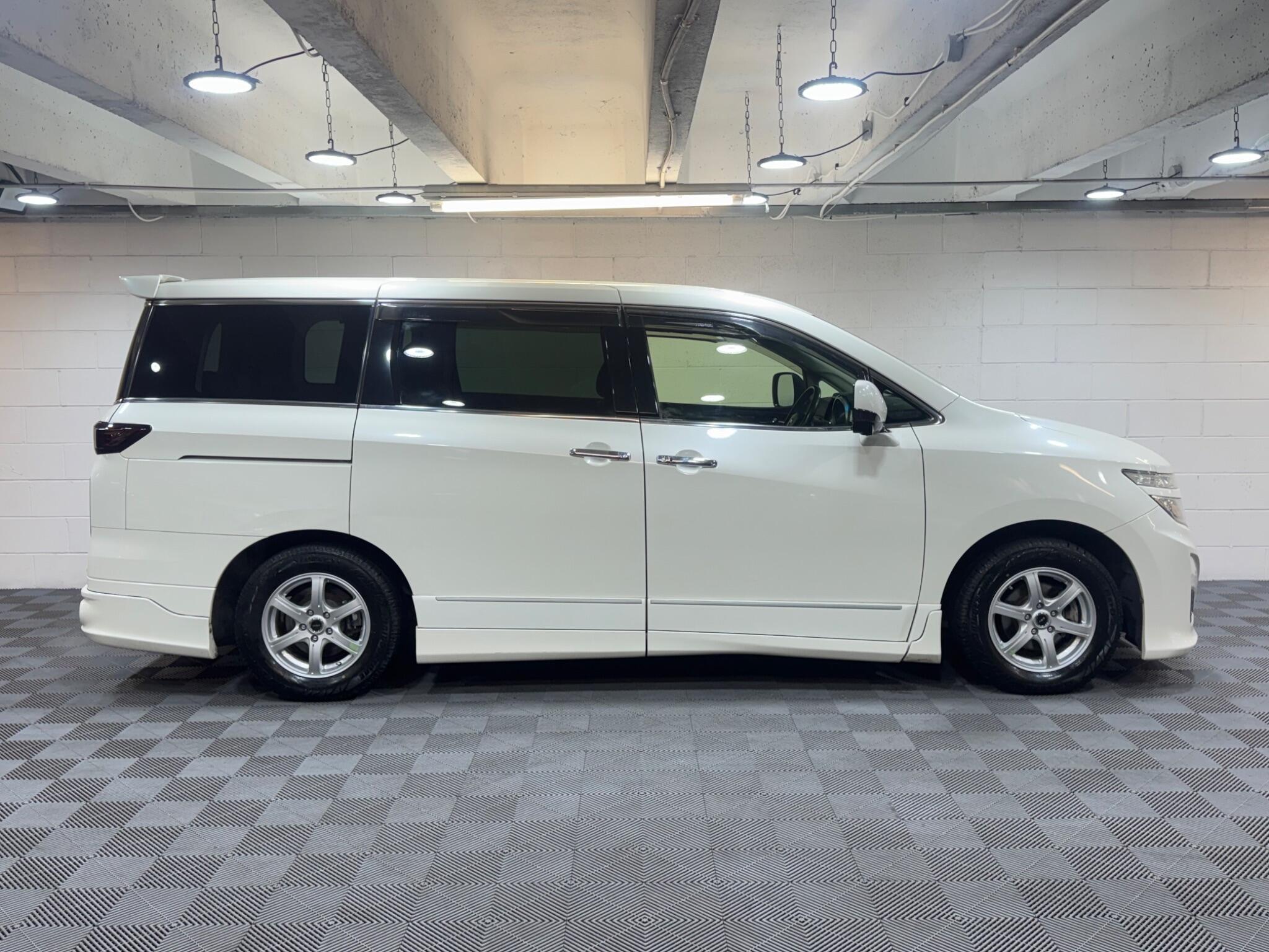 Nissan Elgrand - Image 5
