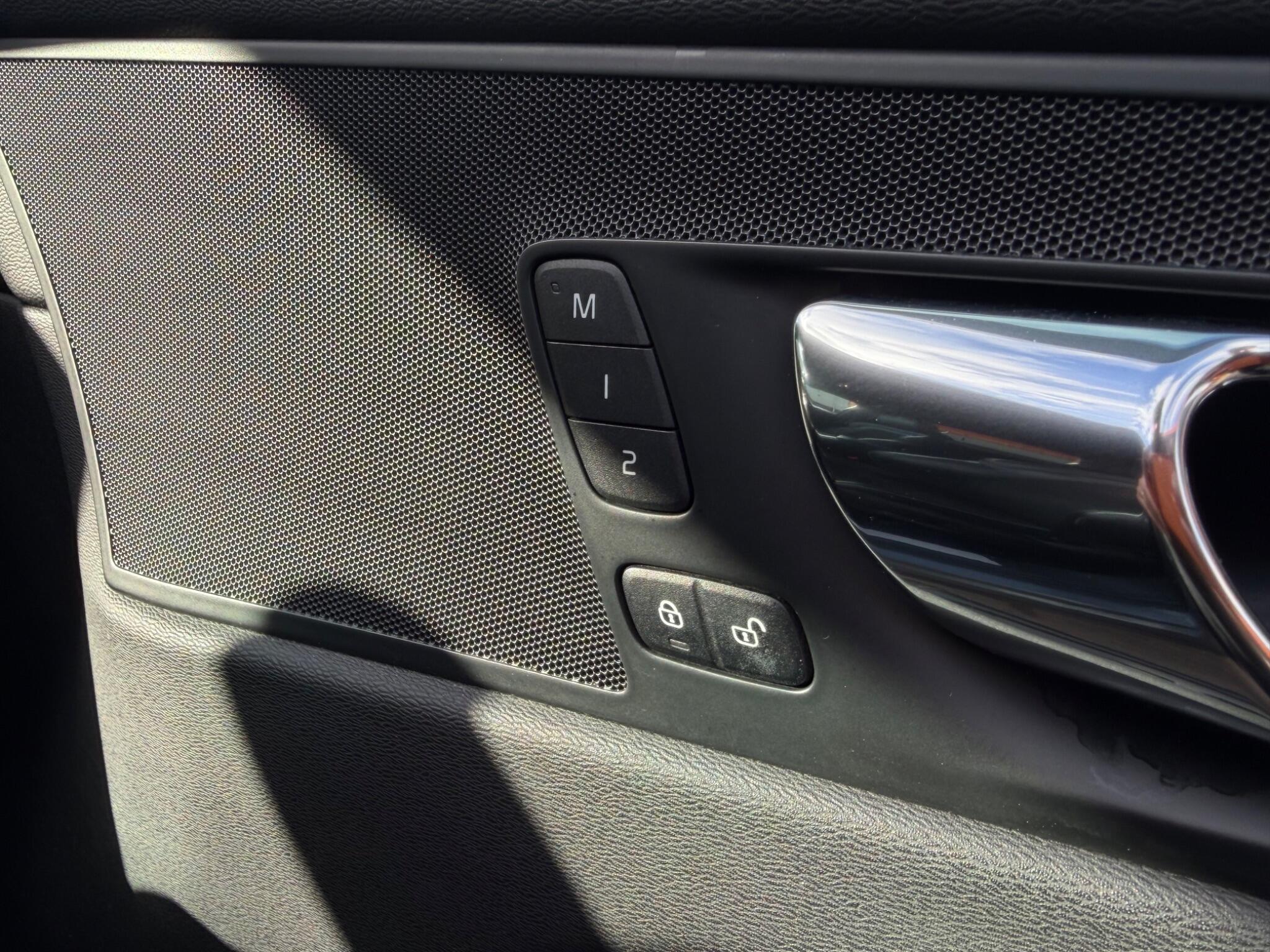 Volvo XC60 - Image 20