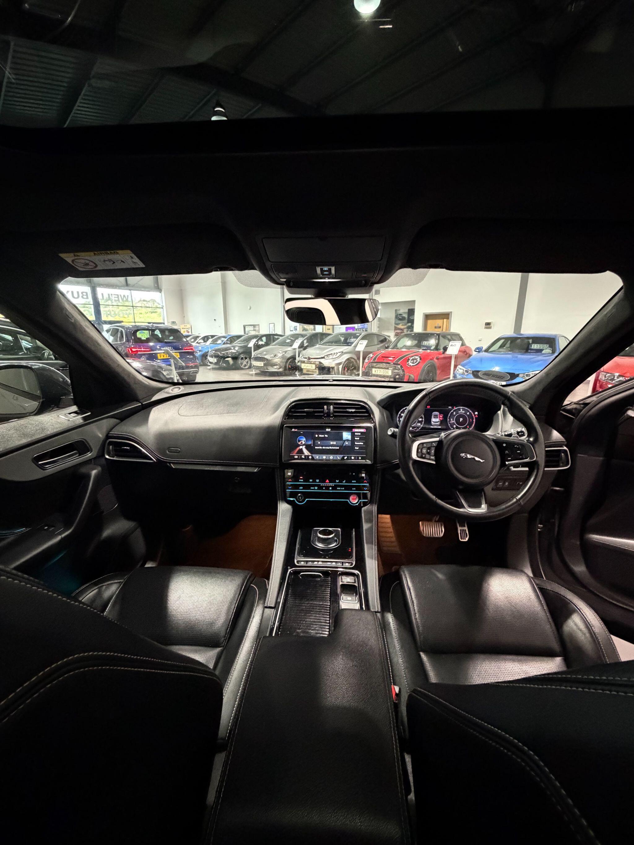 Jaguar F-Pace - Image 9