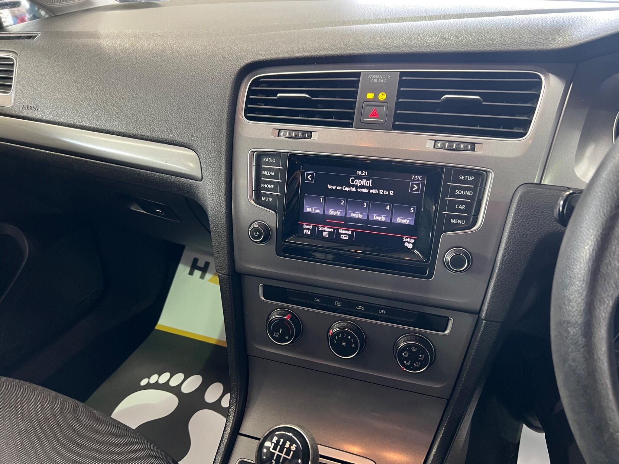 Volkswagen Golf - Image 12