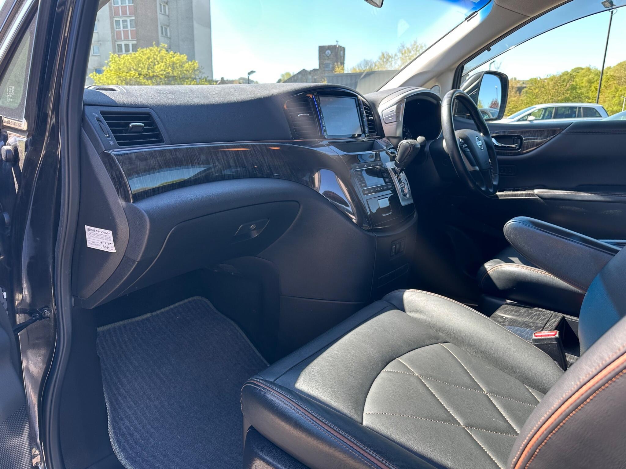 Nissan Elgrand - Image 9