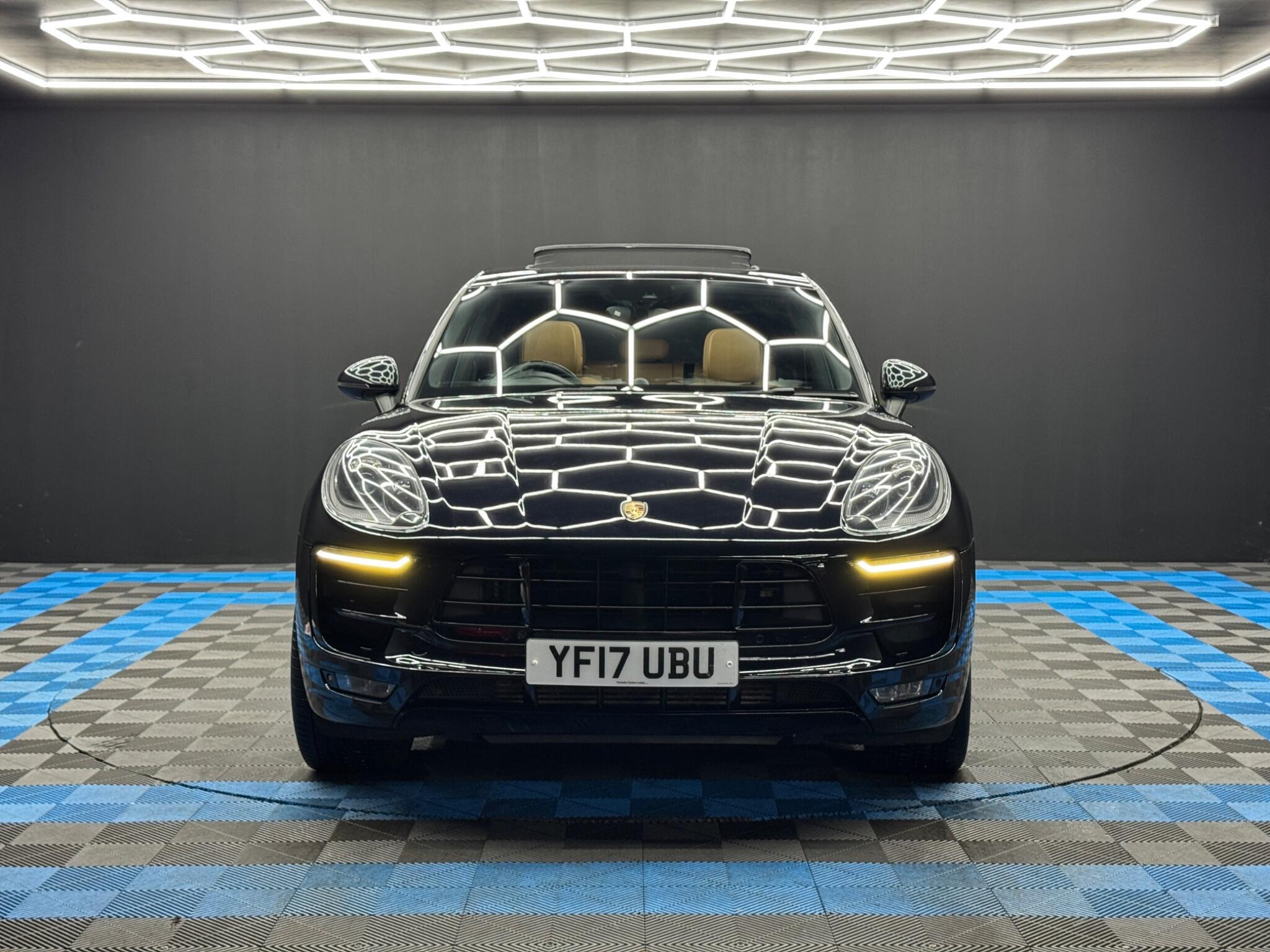 Porsche Macan - Image 2