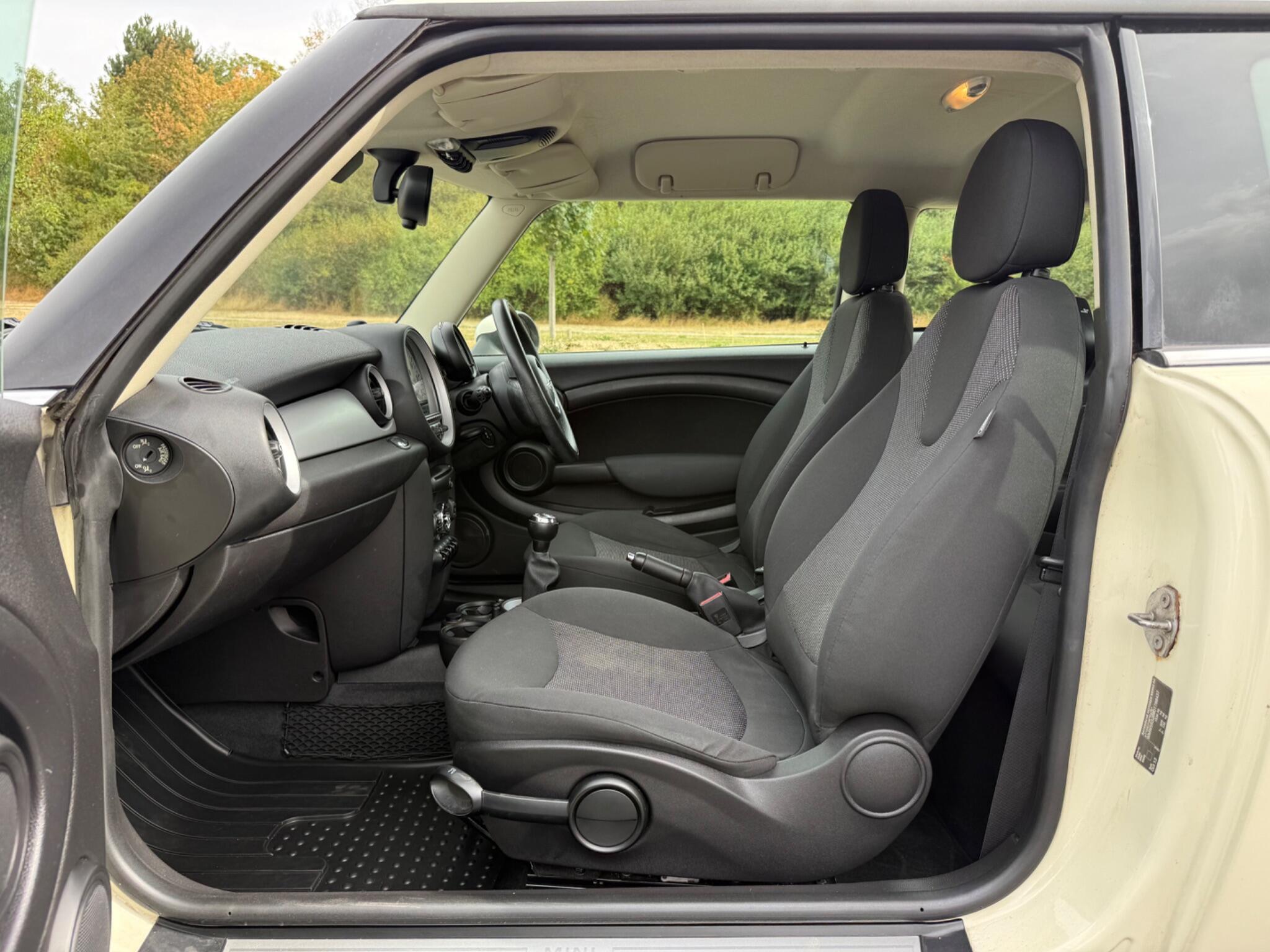 MINI Hatch - Image 7