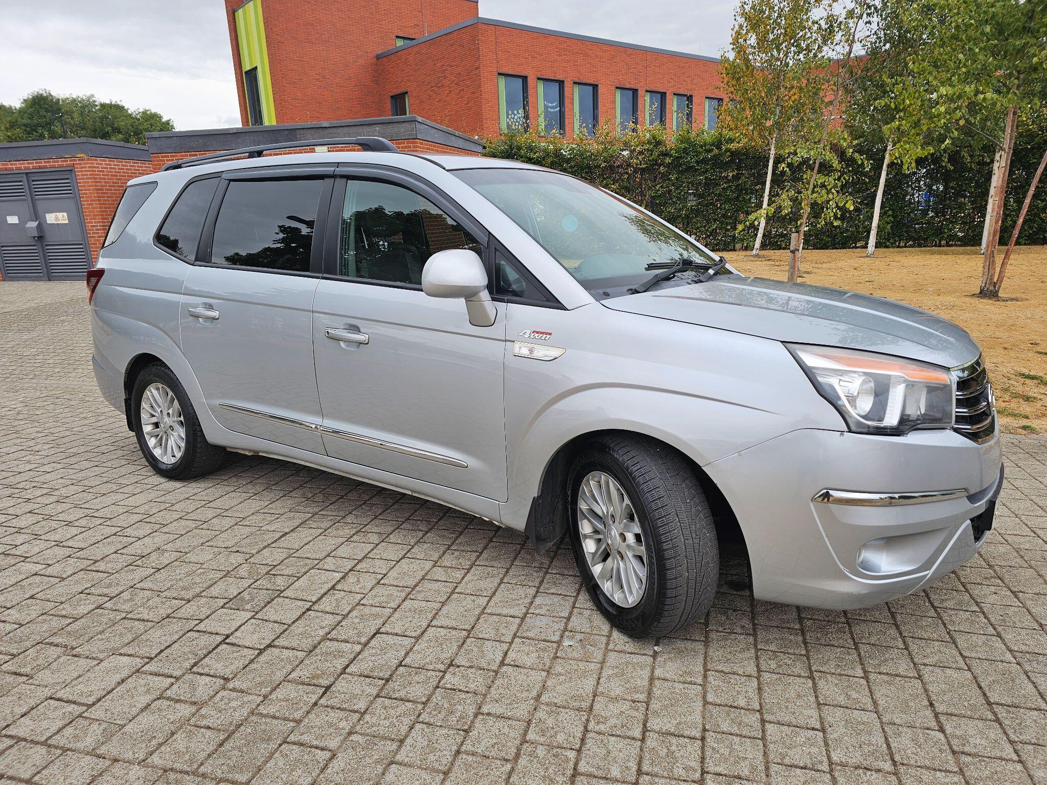 Ssangyong Turismo - Image 11