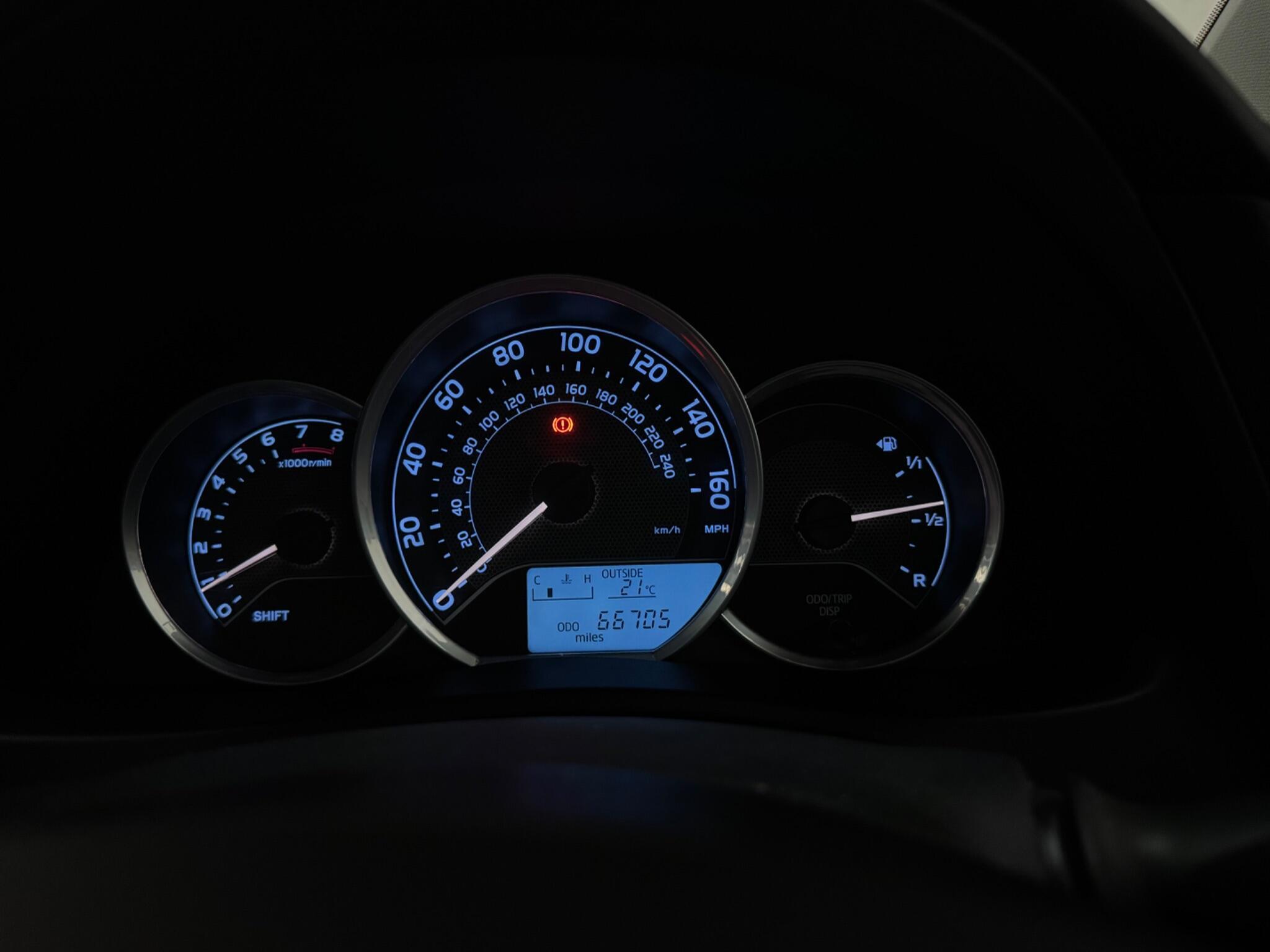Toyota Auris - Image 13