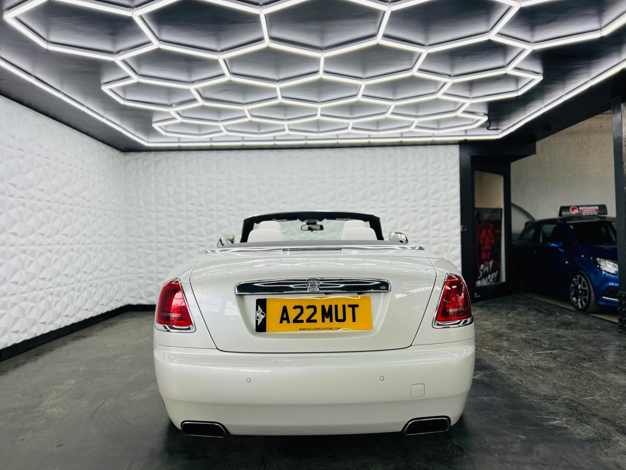 Rolls-Royce Dawn - Image 15