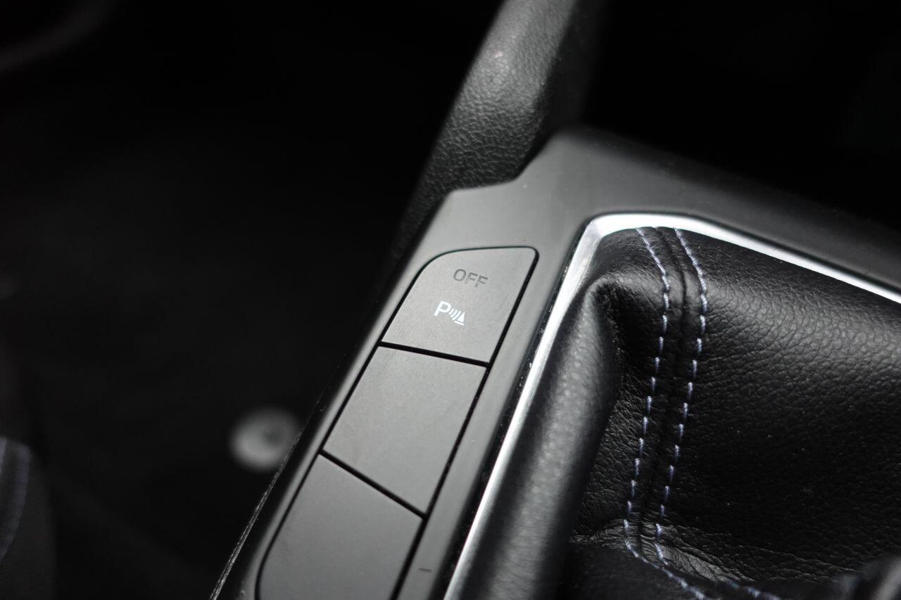 Ford Focus - Image 47