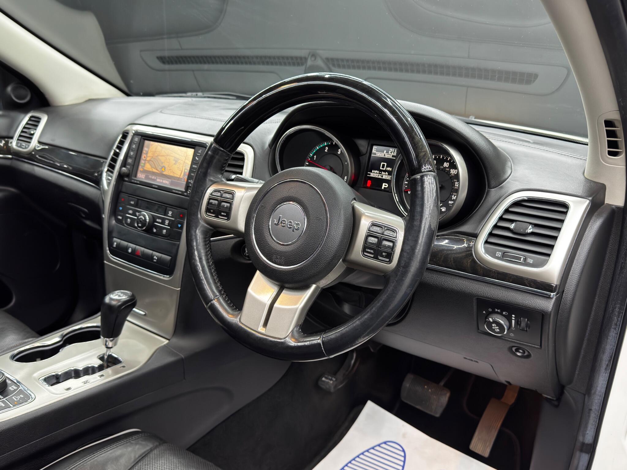 Jeep Grand Cherokee - Image 9
