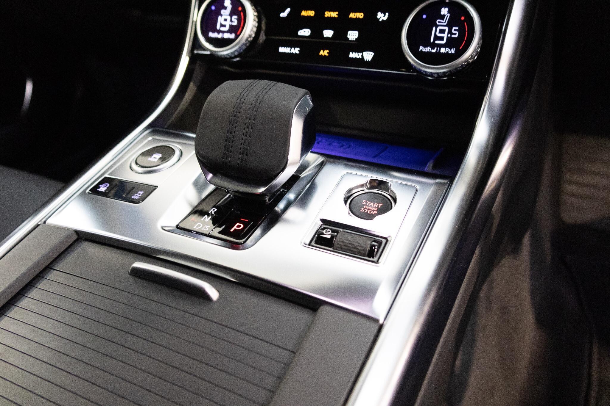 Jaguar XF - Image 21