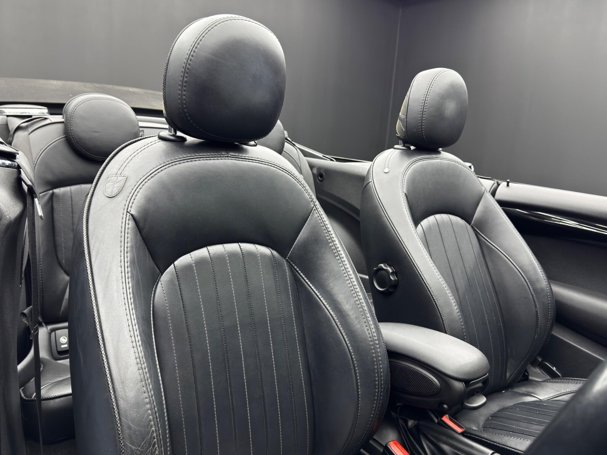 MINI Convertible - Image 12