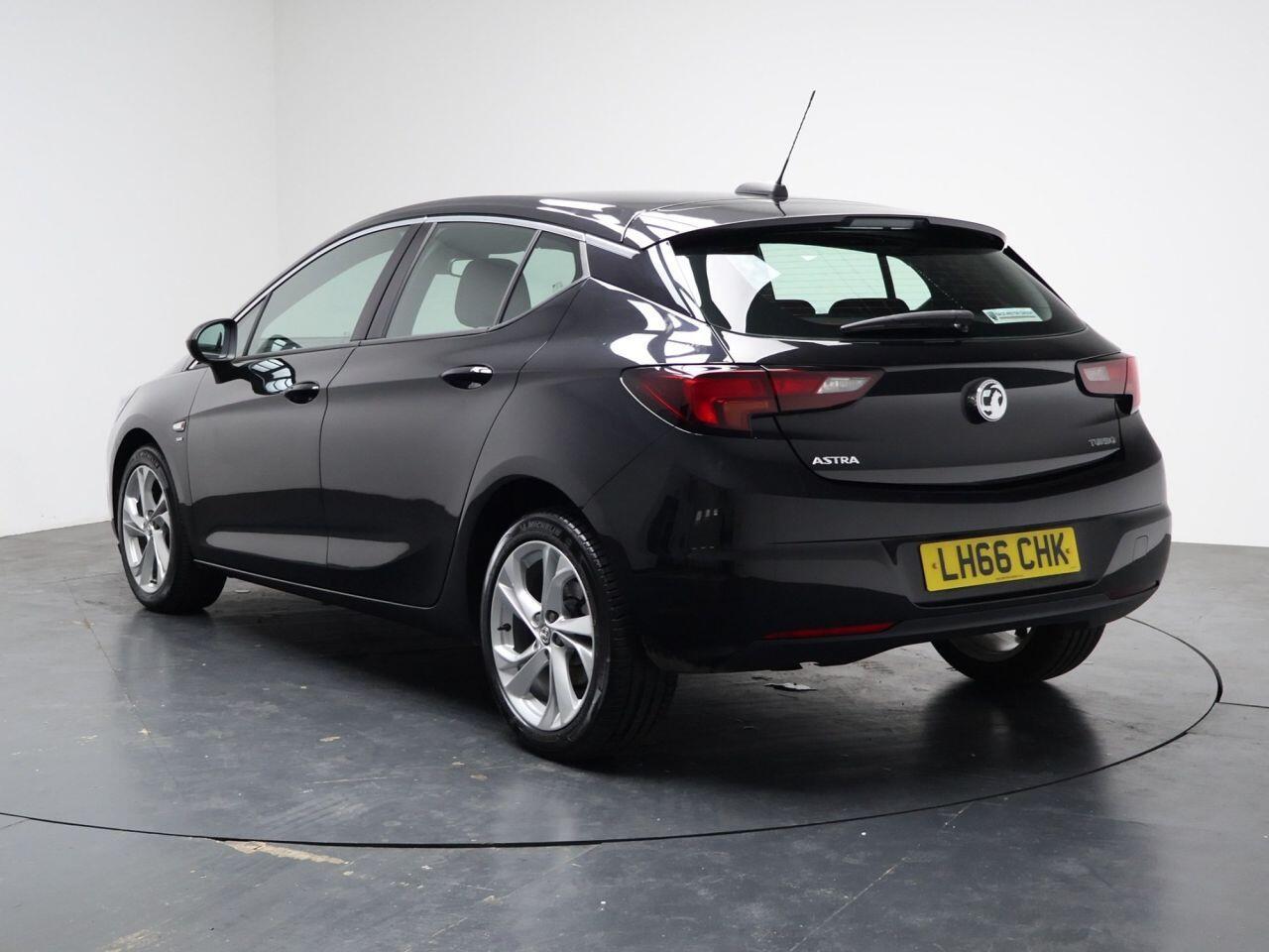 Vauxhall Astra - Image 9