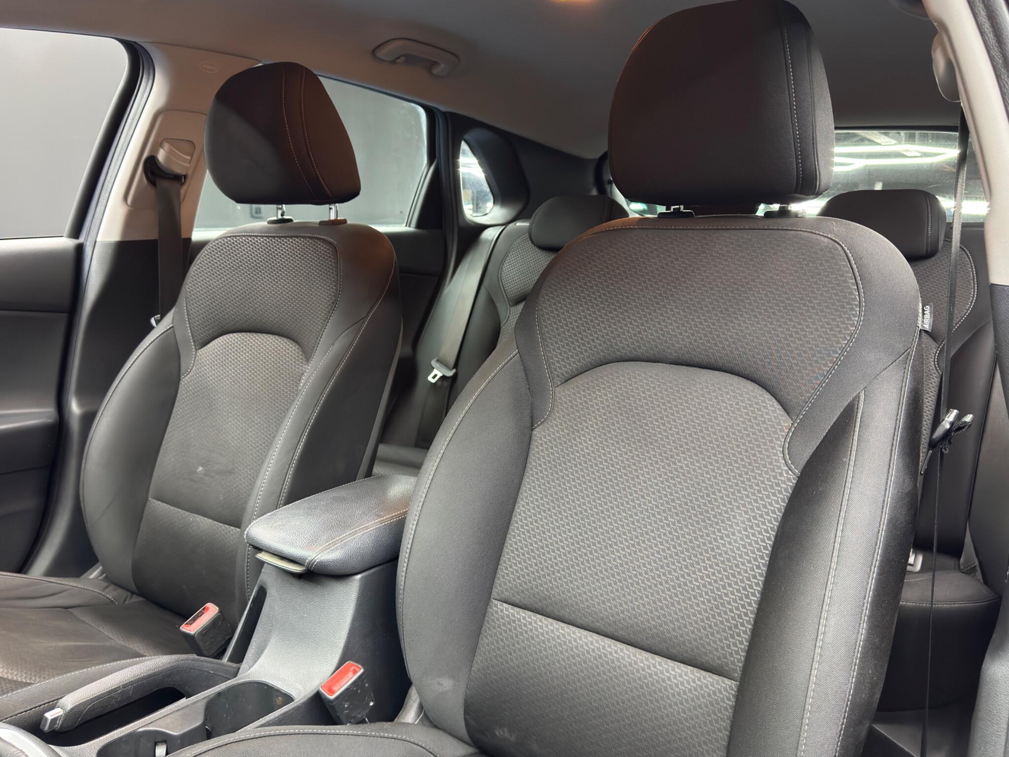 Hyundai i30 - Image 13