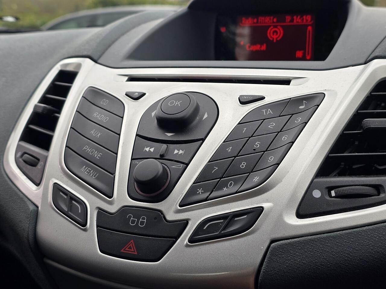 Ford Fiesta - Image 9