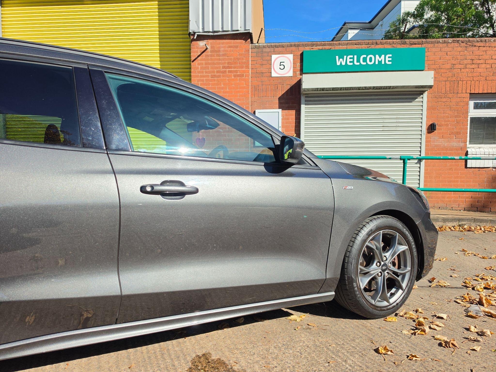 Ford Focus - Image 6