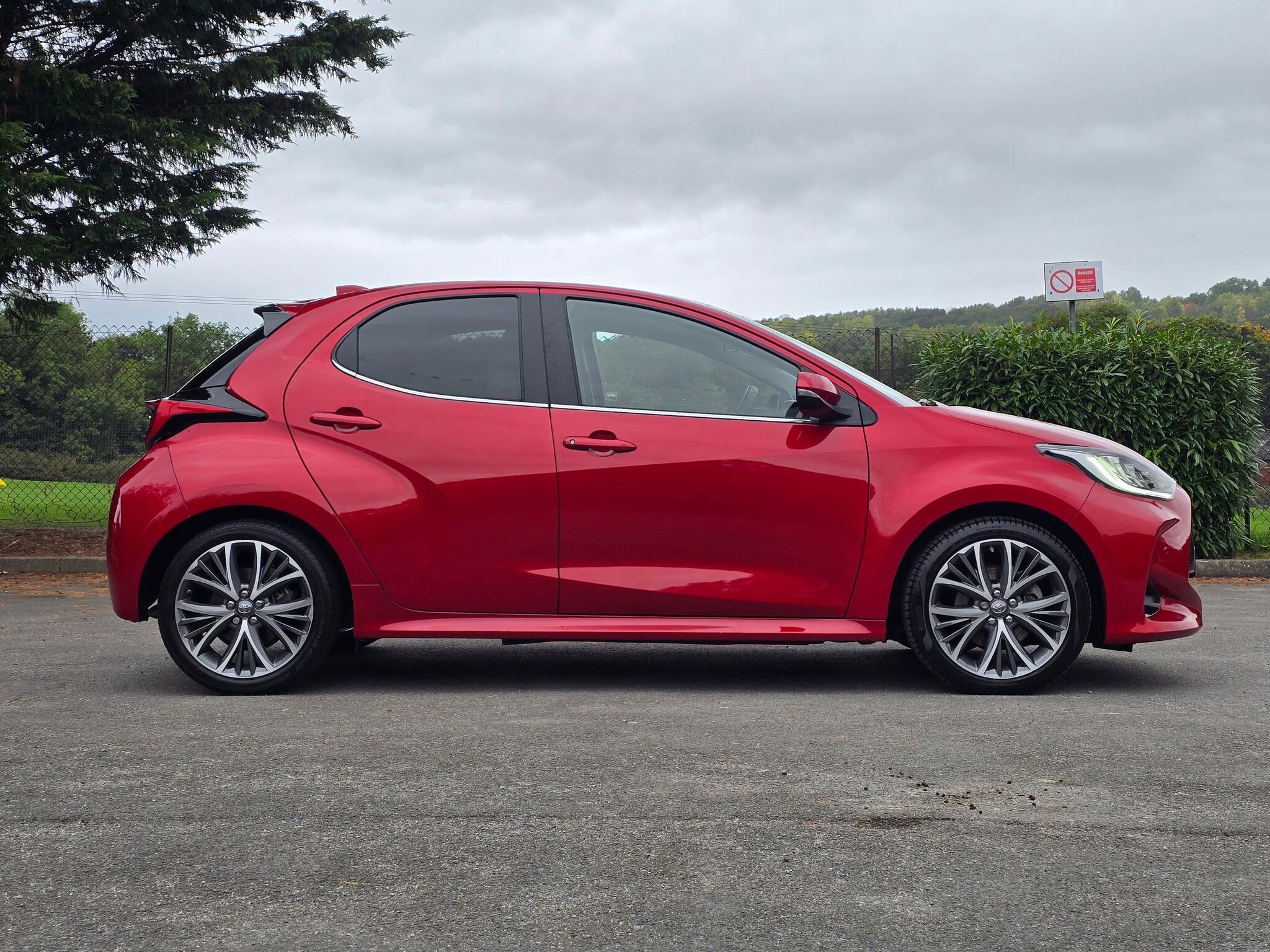 Toyota Yaris - Image 9