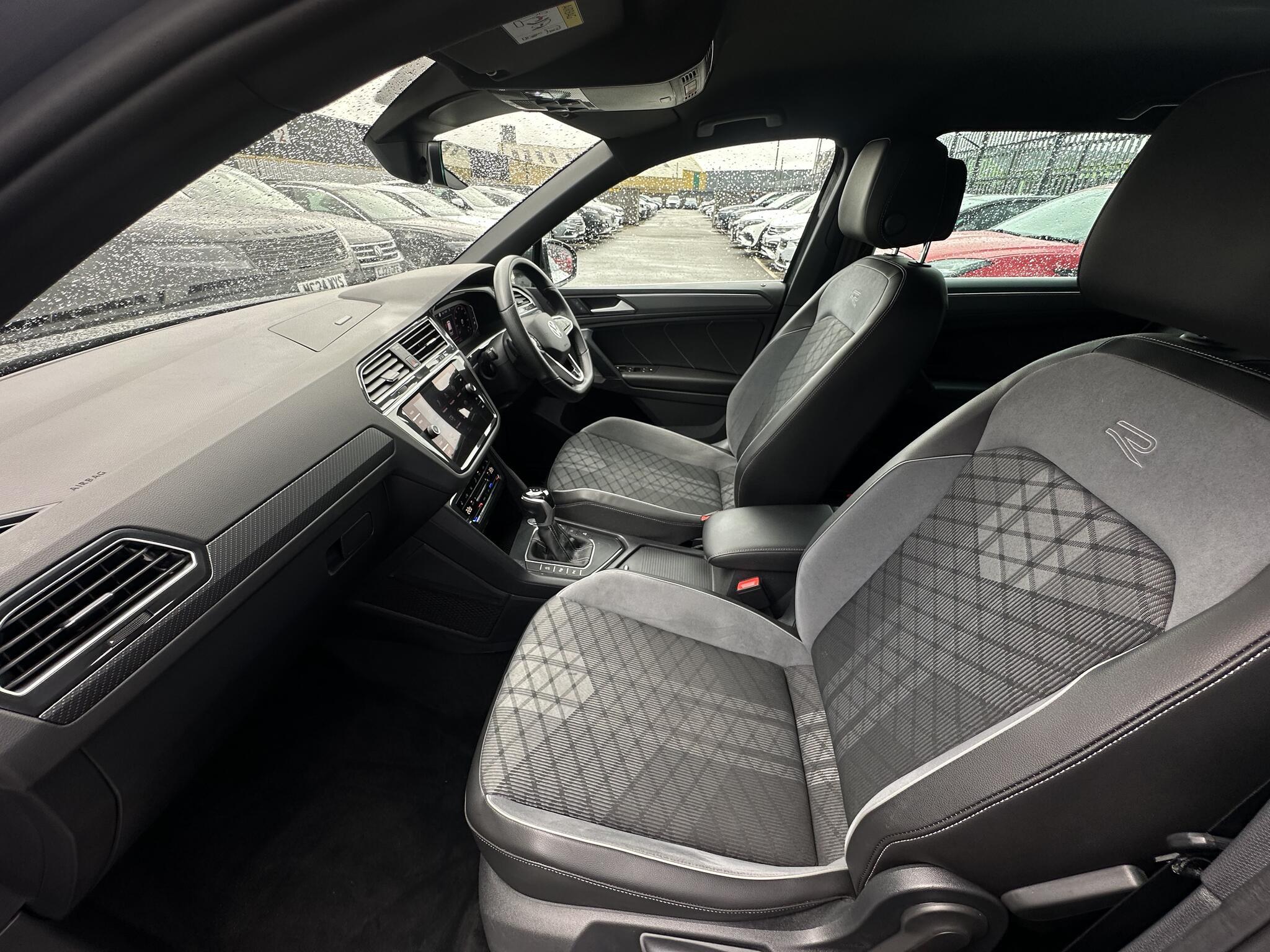 Volkswagen Tiguan - Image 19