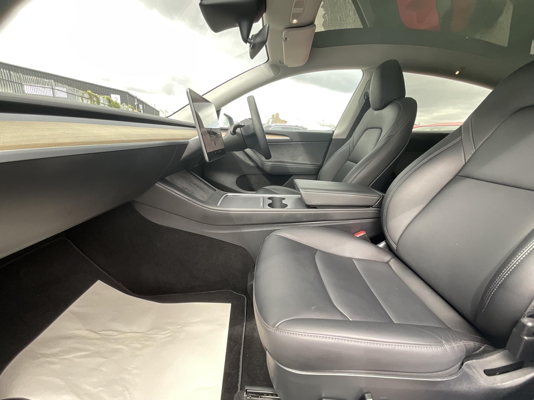 Tesla Model Y - Image 16