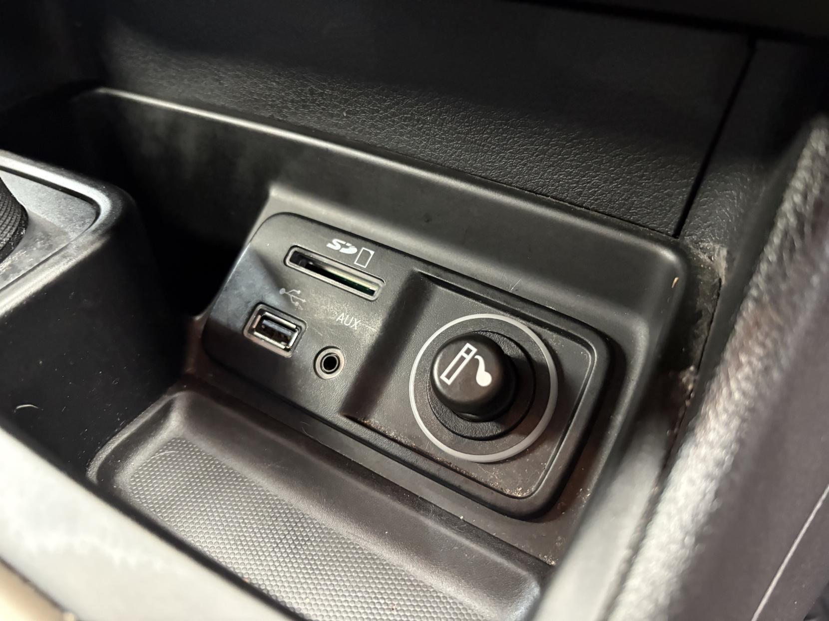 Jeep Cherokee - Image 17