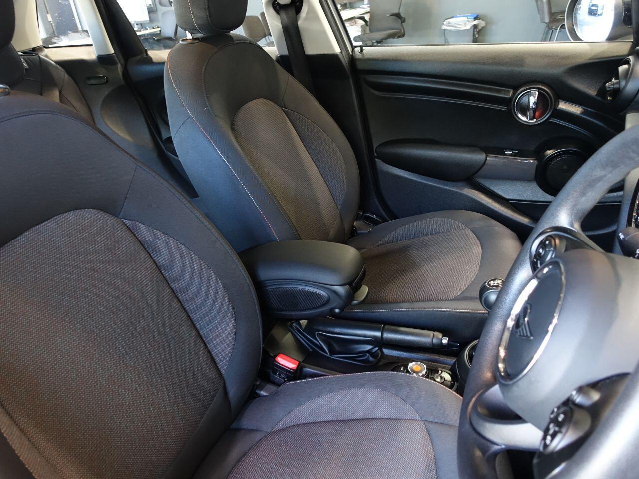 MINI Hatch - Image 13